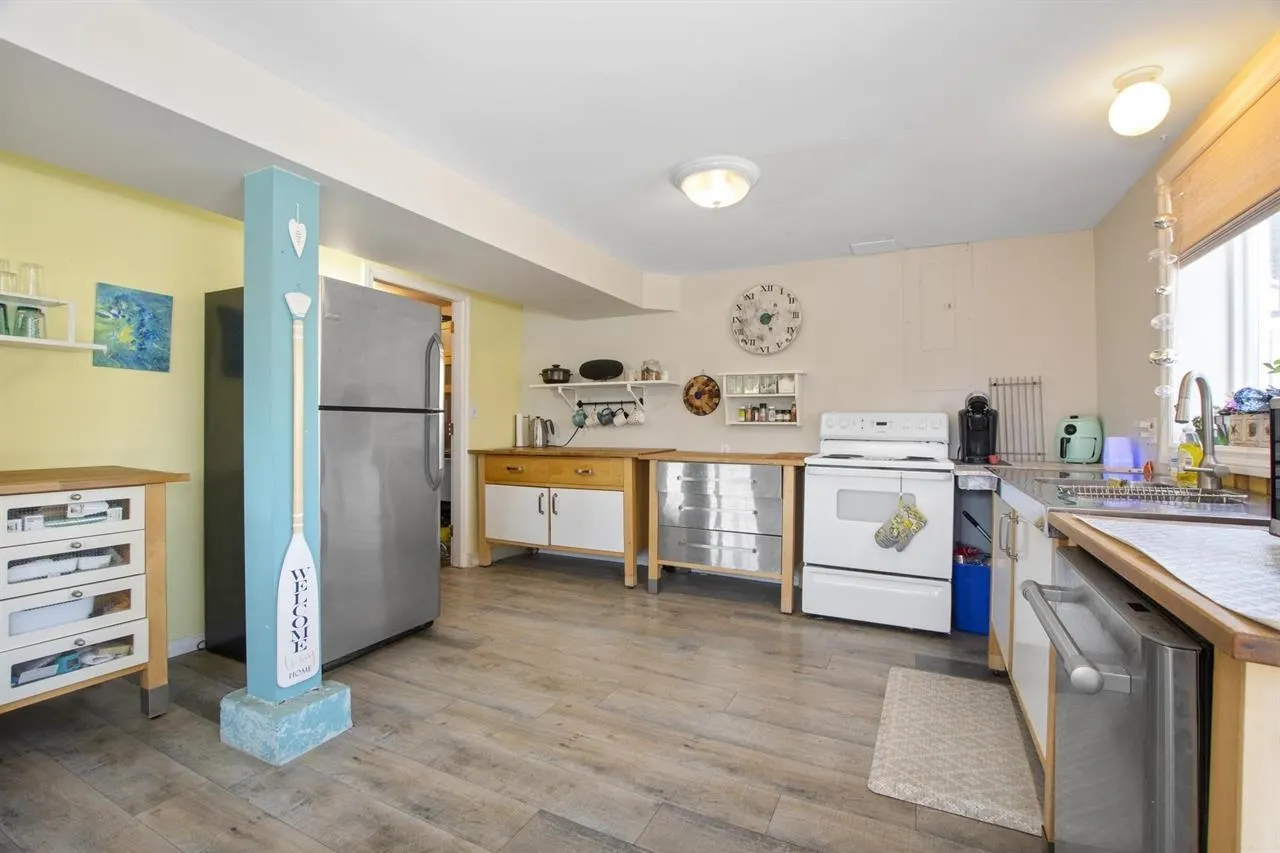 10005 Kenswood Drive