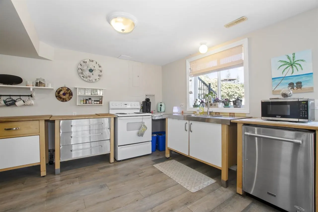 10005 Kenswood Drive