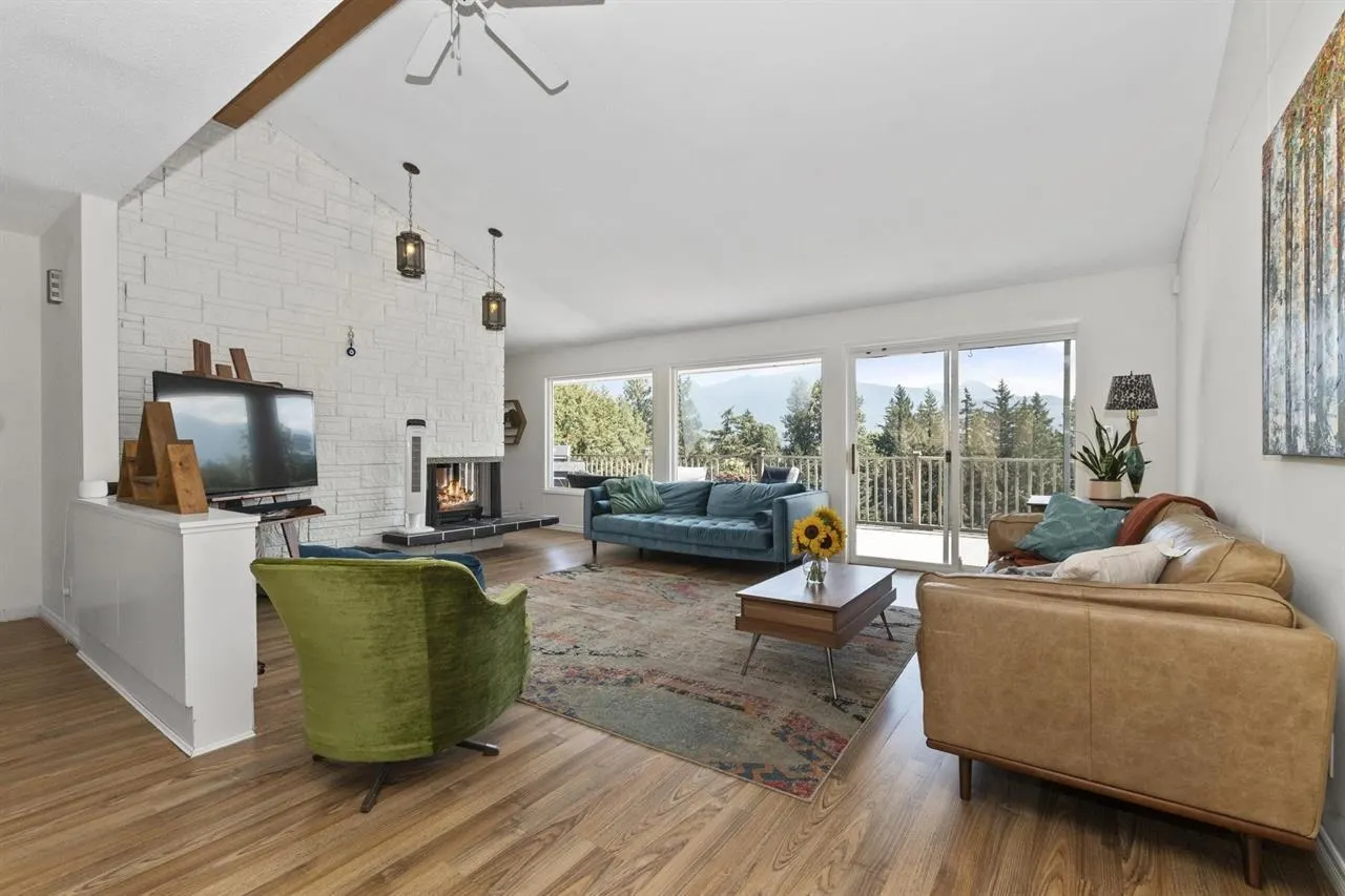 10005 Kenswood Drive