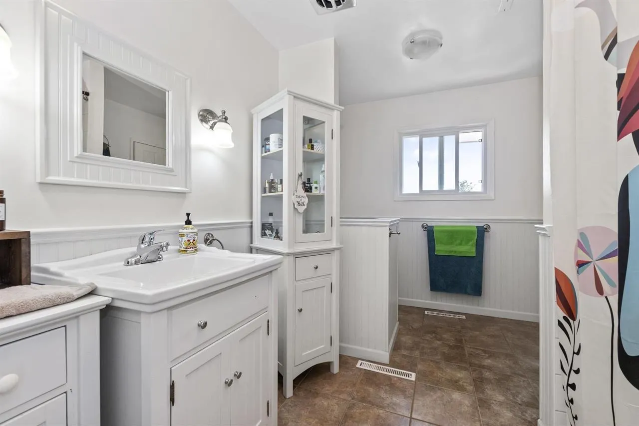 10005 Kenswood Drive