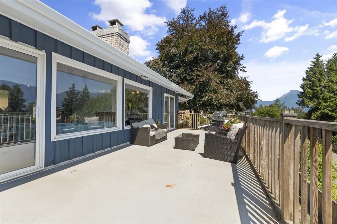 10005 Kenswood Drive