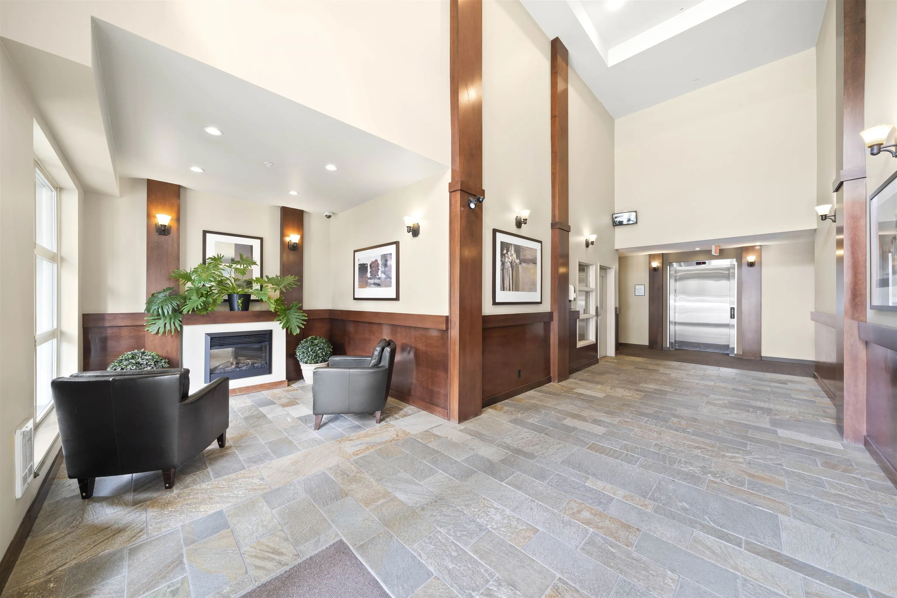 301 275 Ross Drive