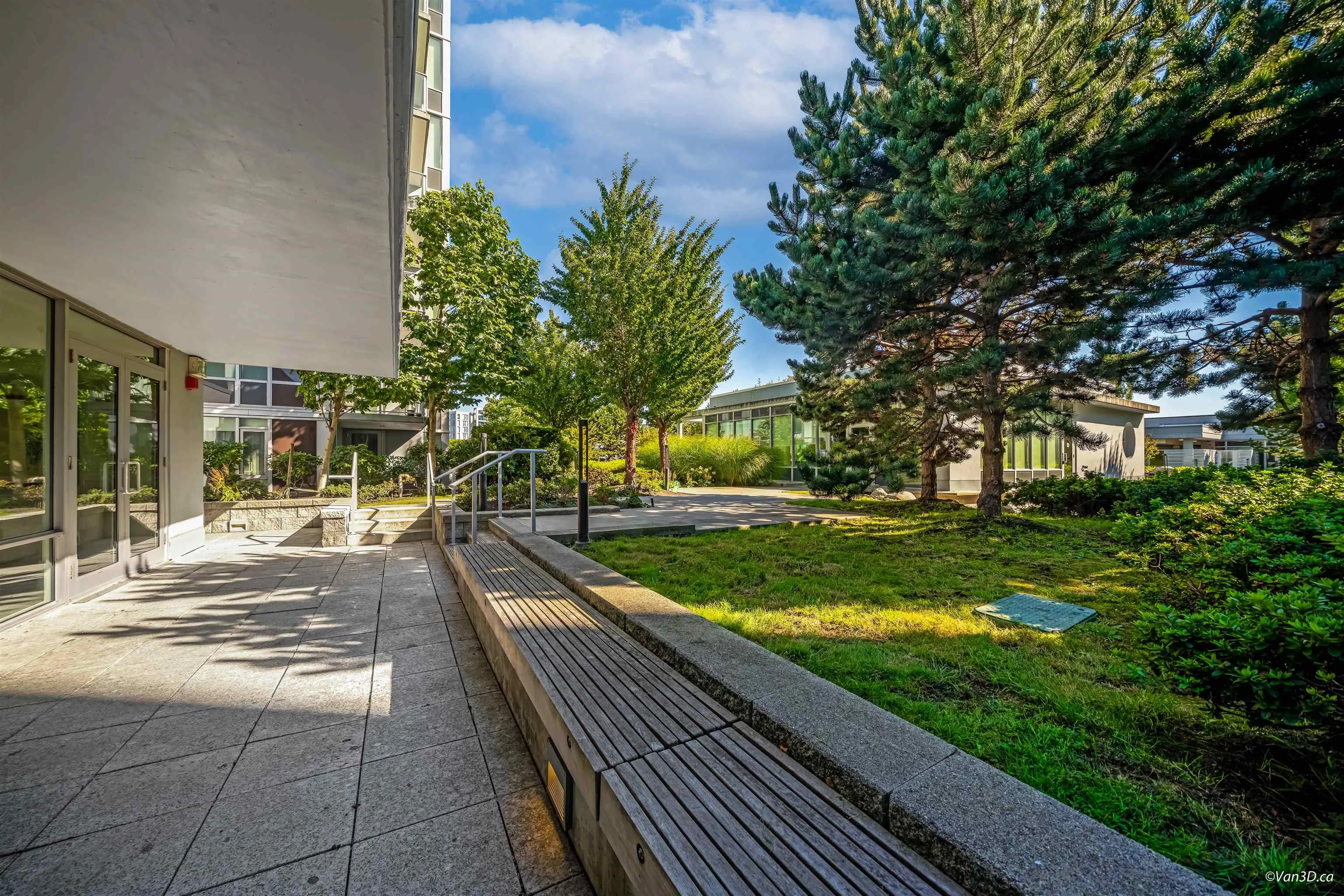 1501 7468 Lansdowne Road