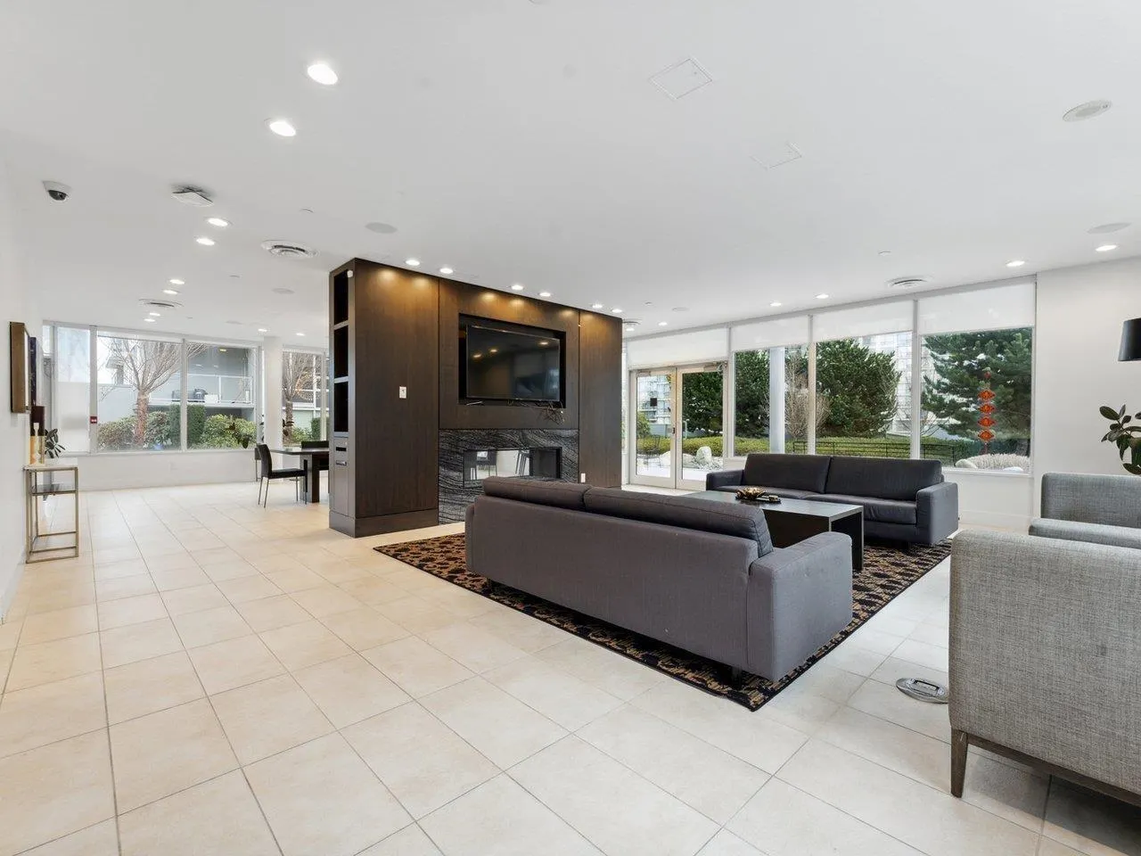 1501 7468 Lansdowne Road