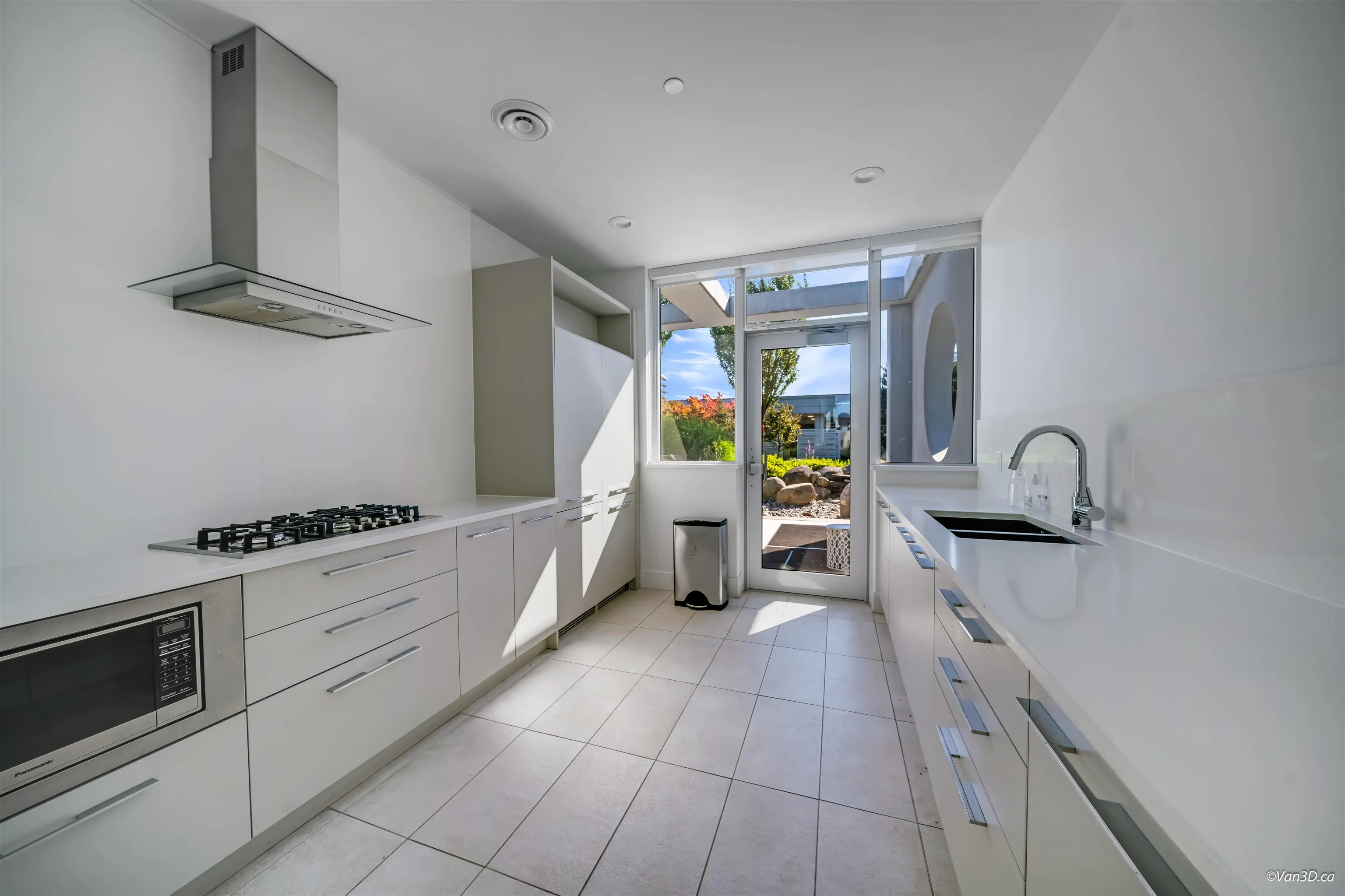 1501 7468 Lansdowne Road