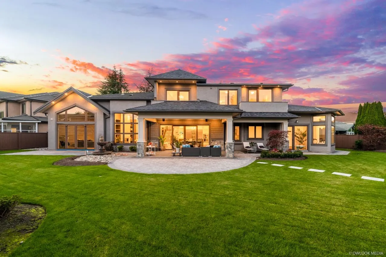 7680 Glacier Crescent