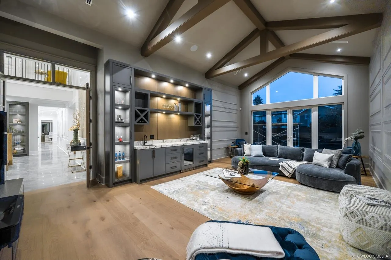 7680 Glacier Crescent