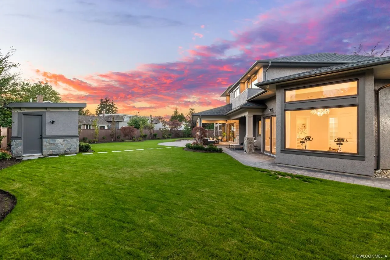 7680 Glacier Crescent