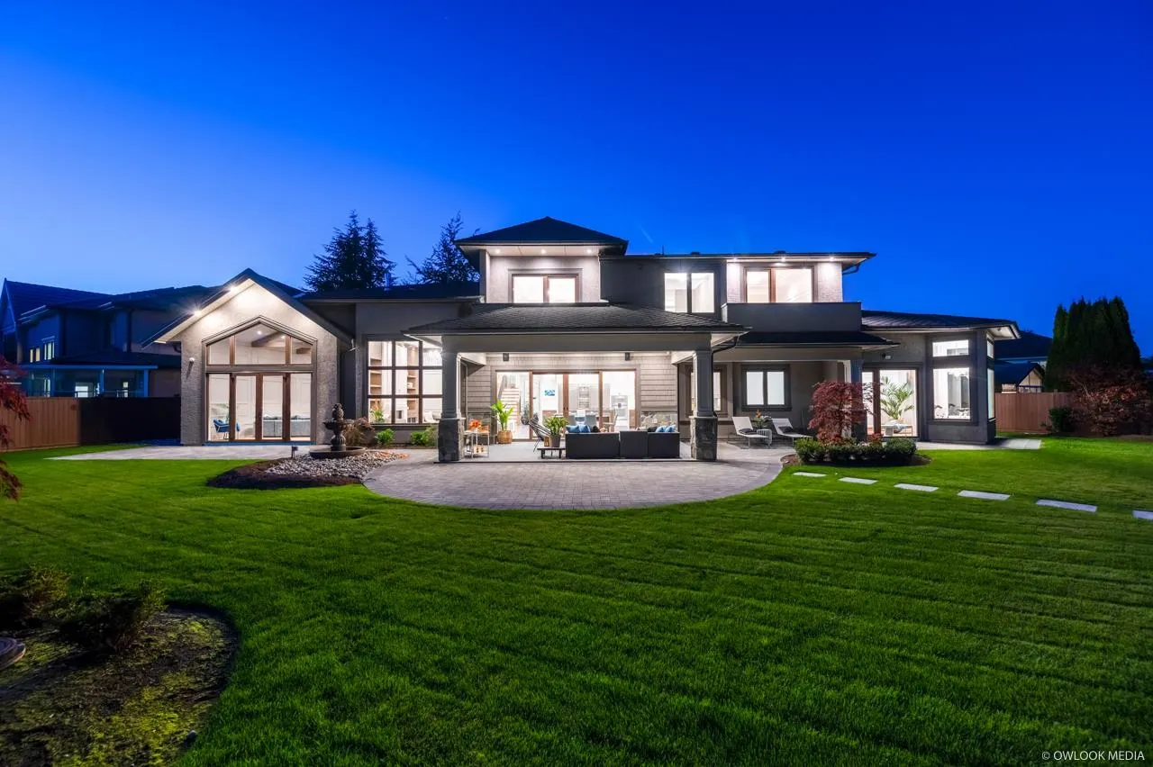 7680 Glacier Crescent