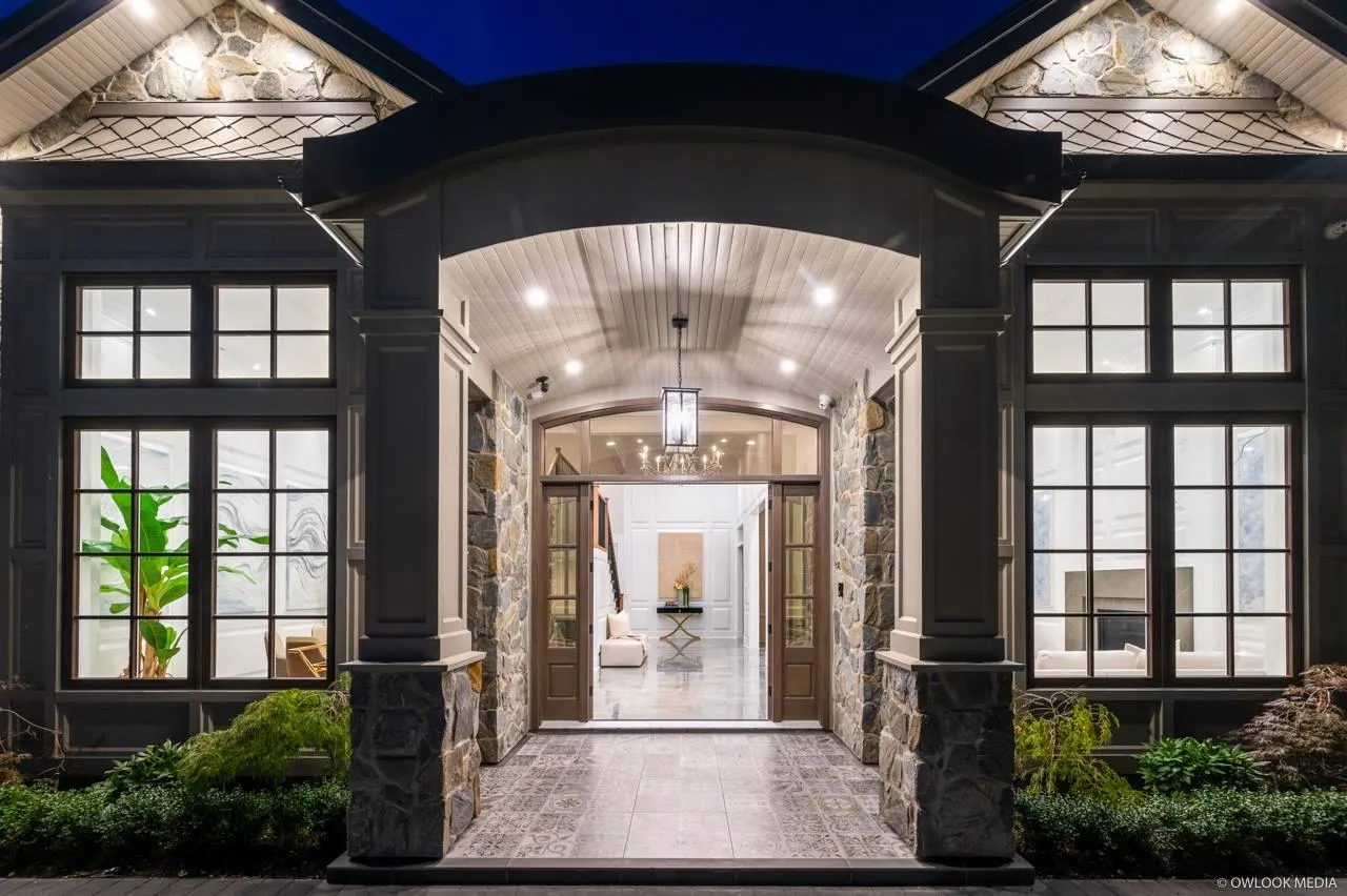 7680 Glacier Crescent