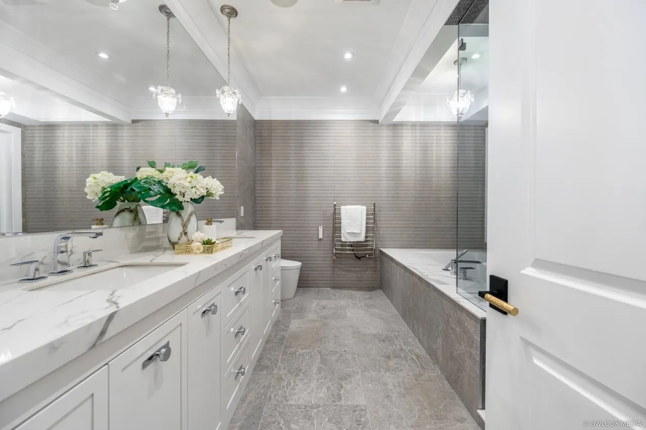 7680 Glacier Crescent