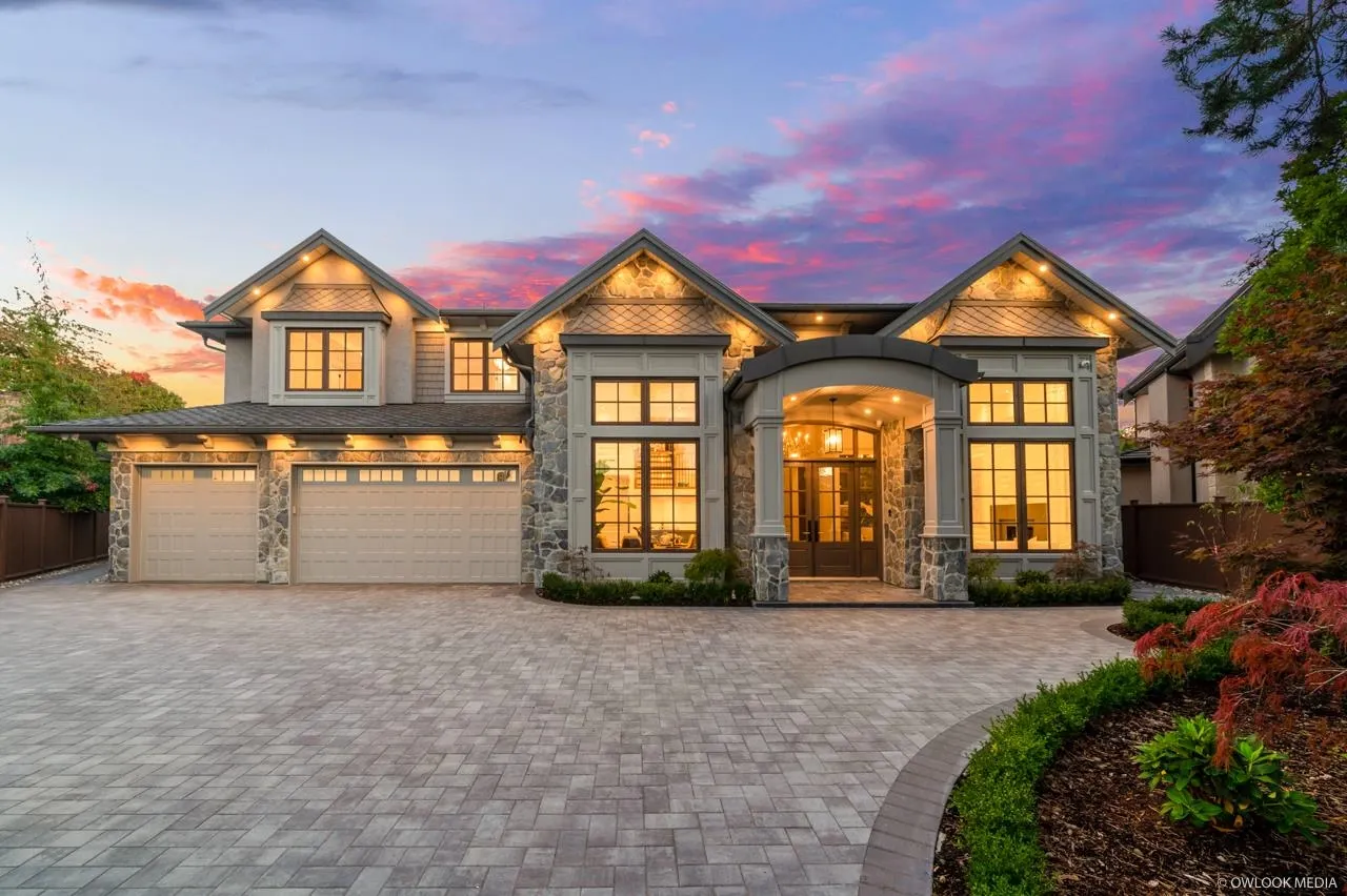 7680 Glacier Crescent