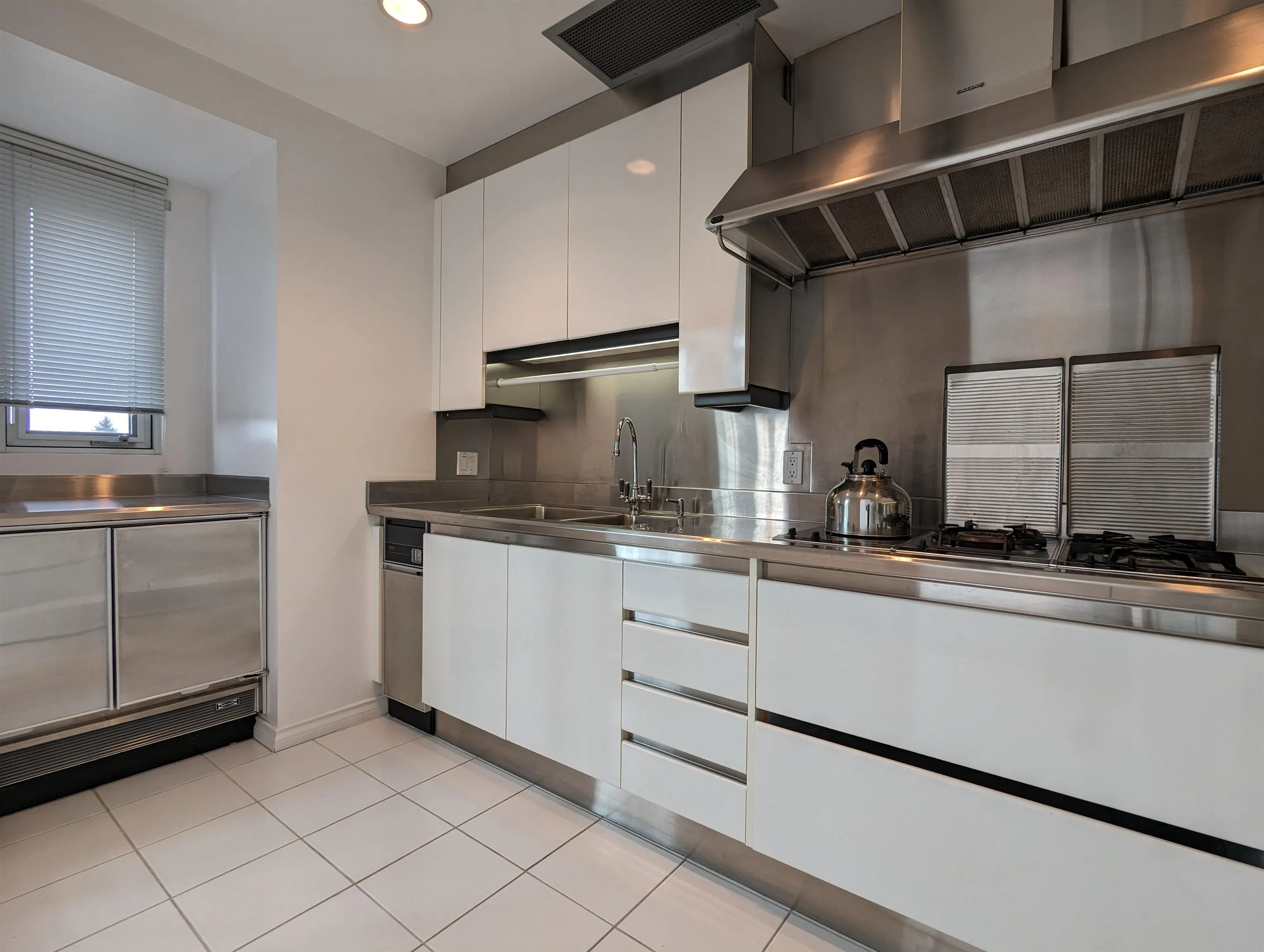 601 688 Fairchild Road