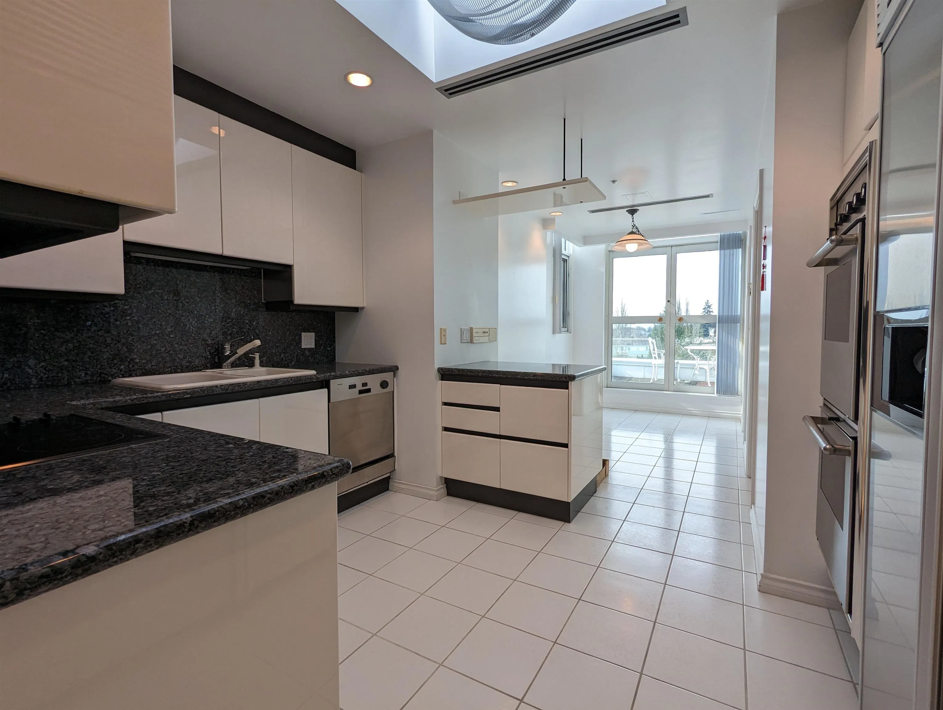 601 688 Fairchild Road