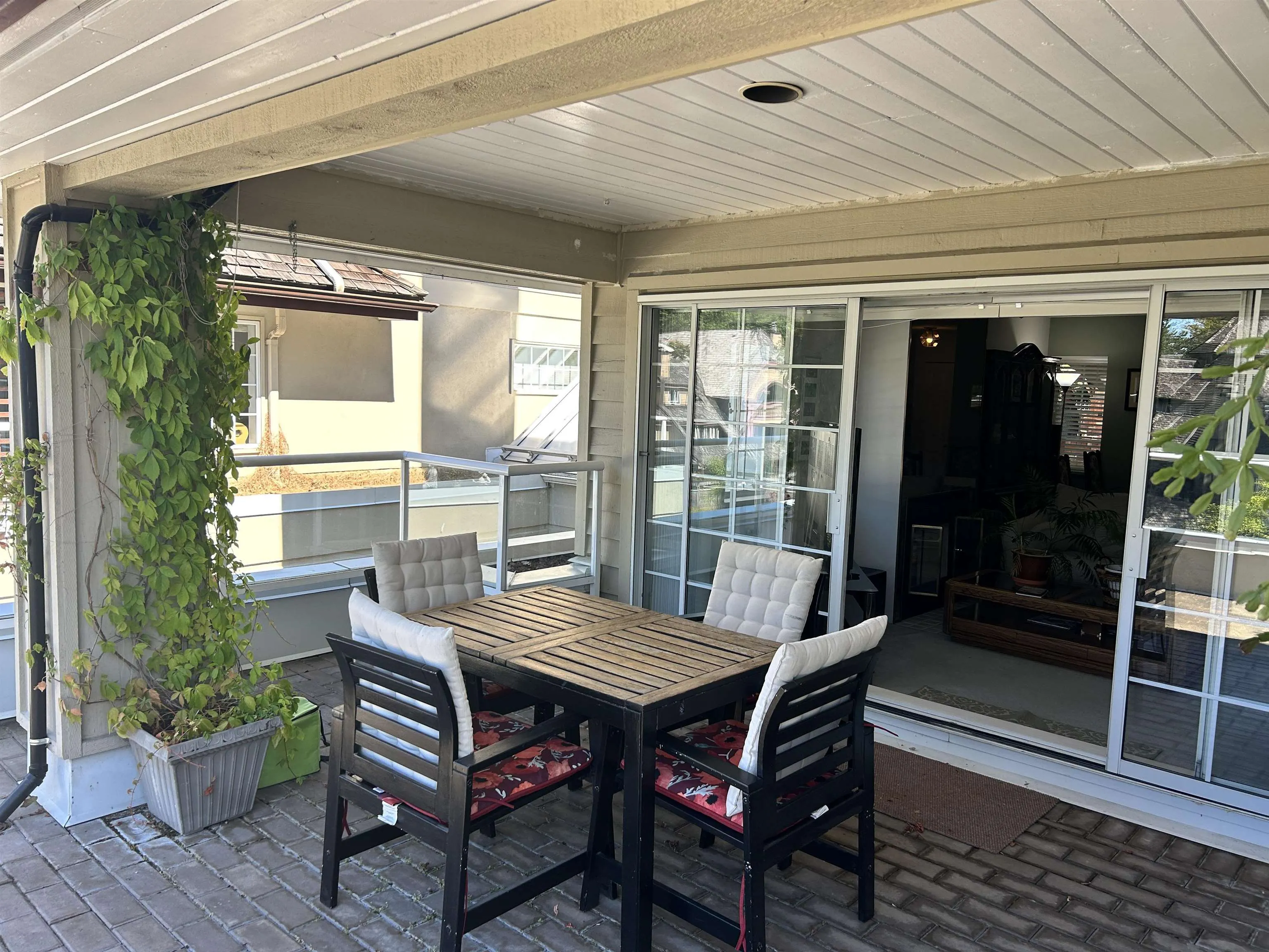 201 3421 Curle Avenue