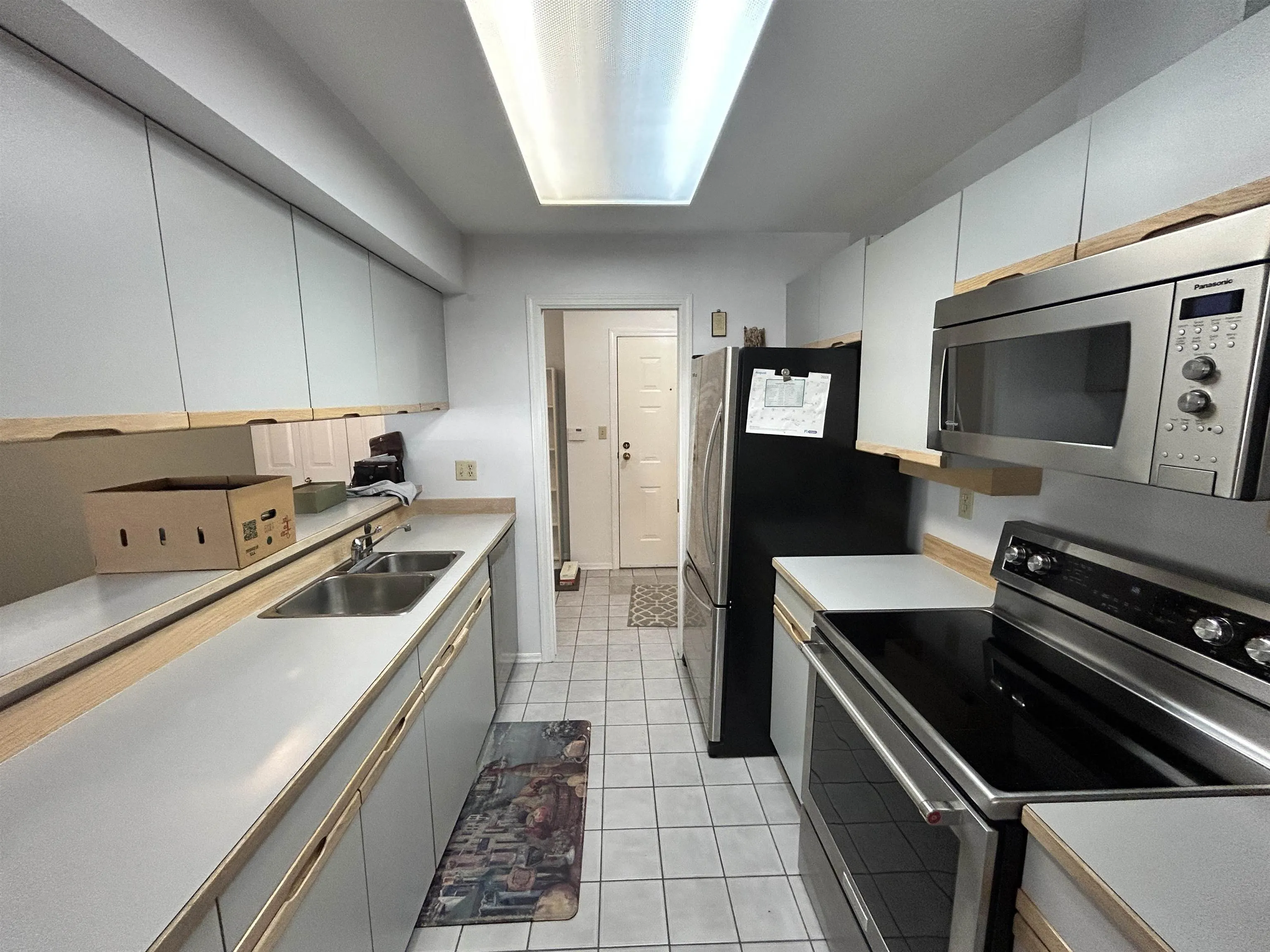 201 3421 Curle Avenue