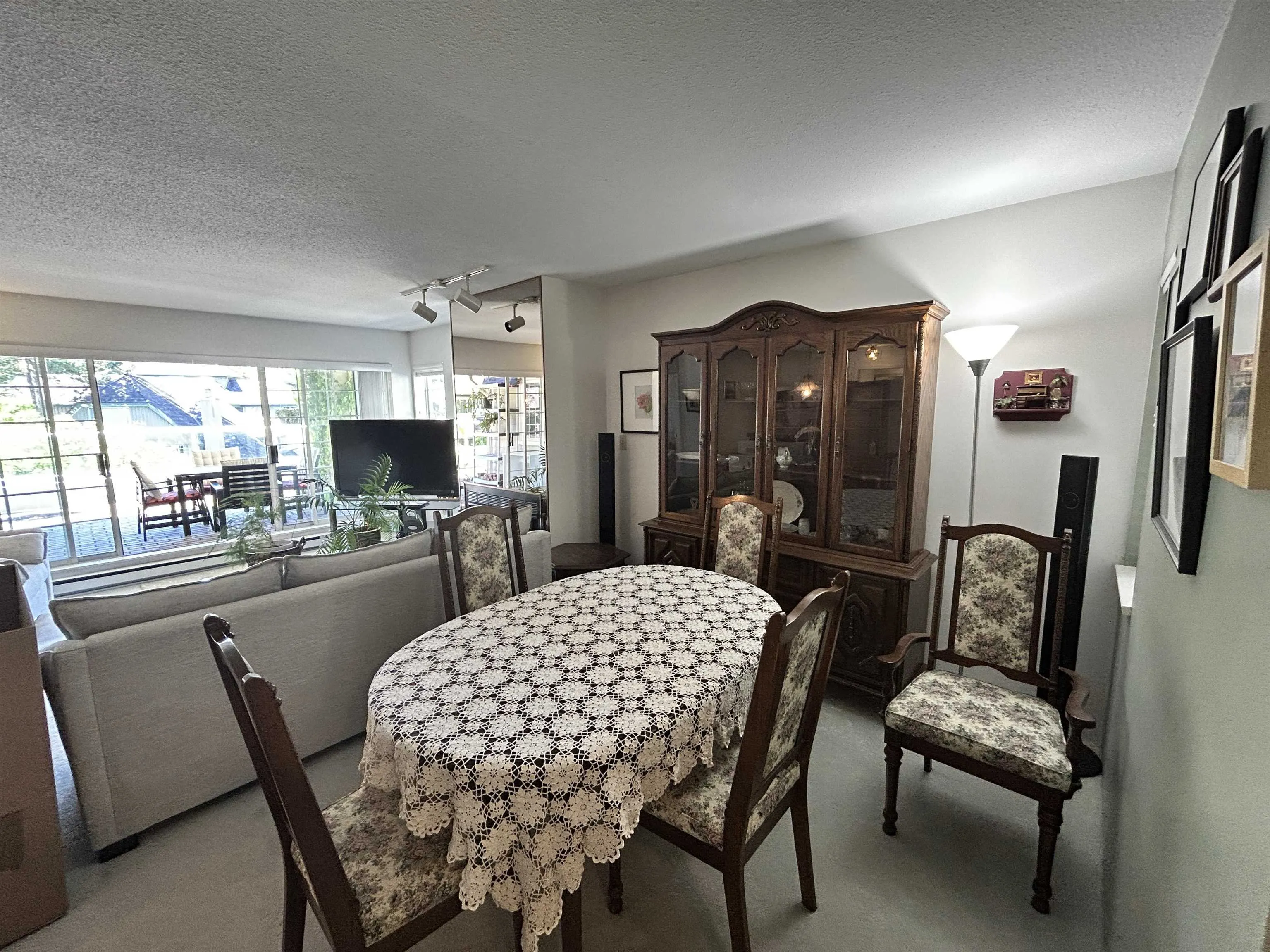 201 3421 Curle Avenue