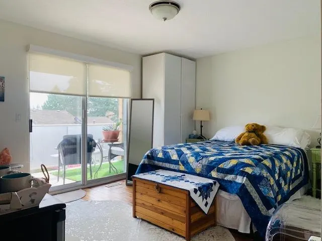 1432 View Crescent