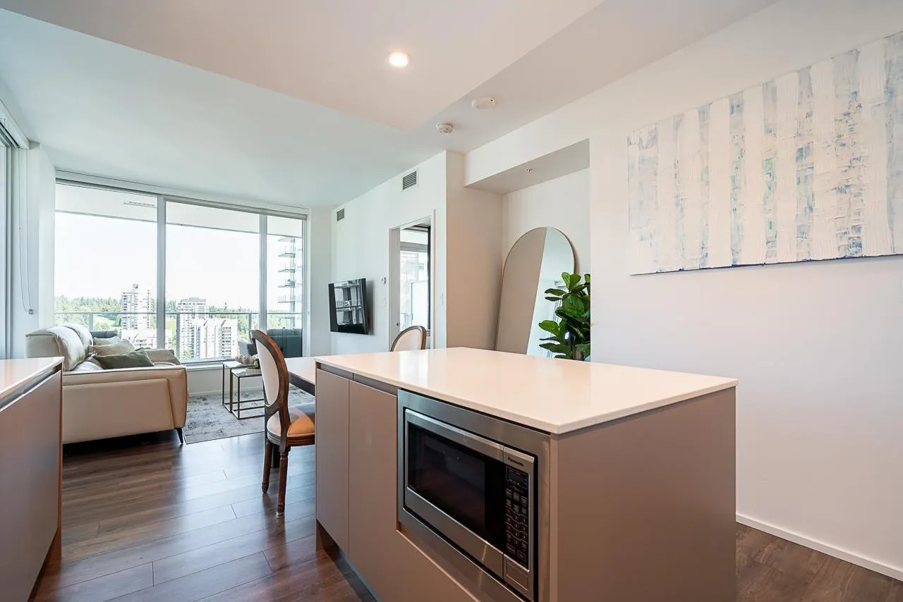 2401 3833 Evergreen Place