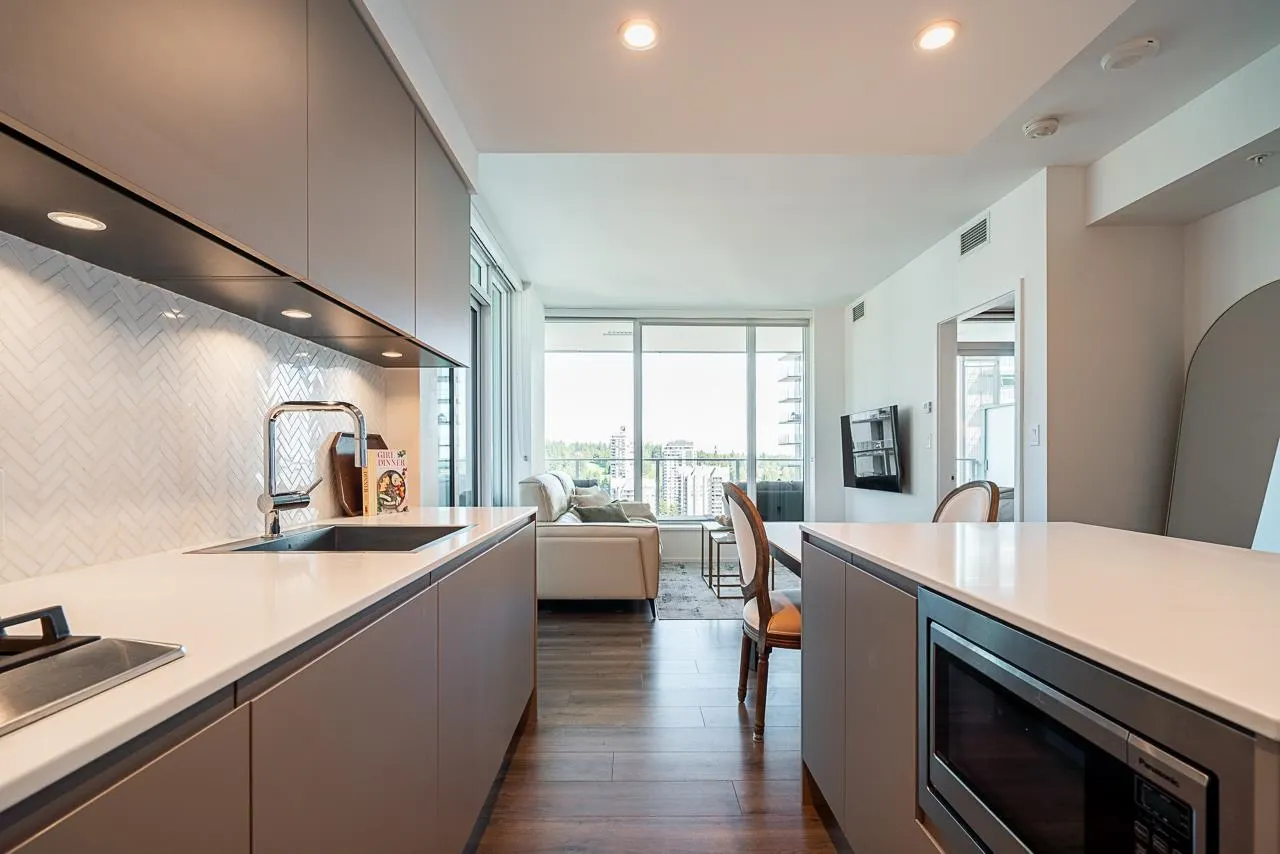 2401 3833 Evergreen Place