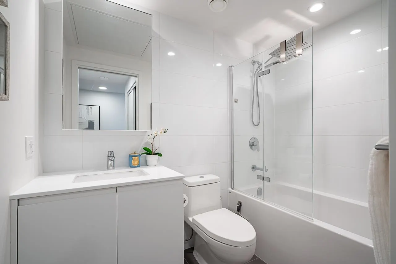 2401 3833 Evergreen Place