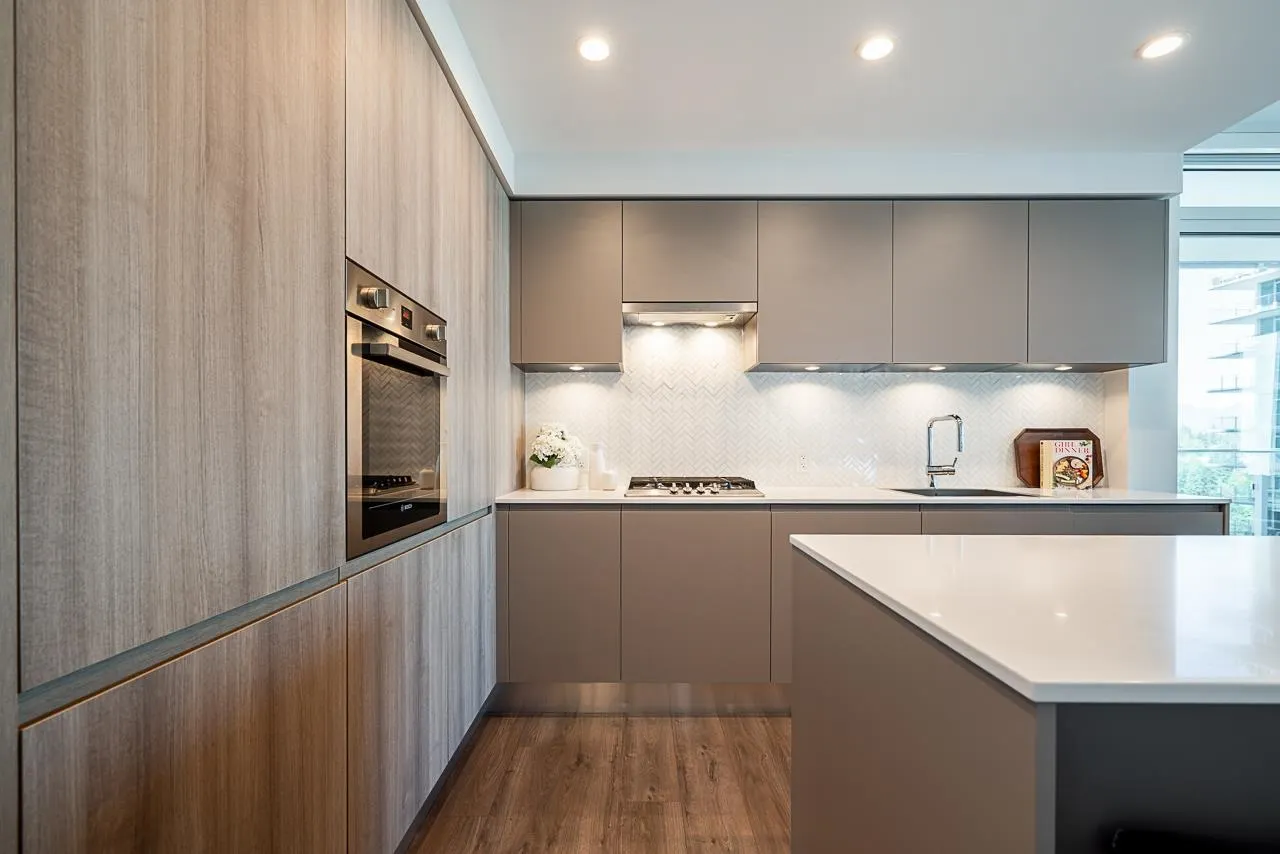 2401 3833 Evergreen Place
