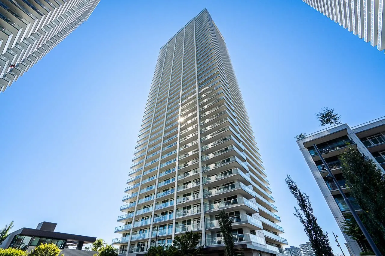 2401 3833 Evergreen Place