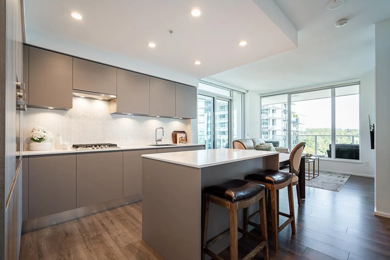 2401 3833 Evergreen Place