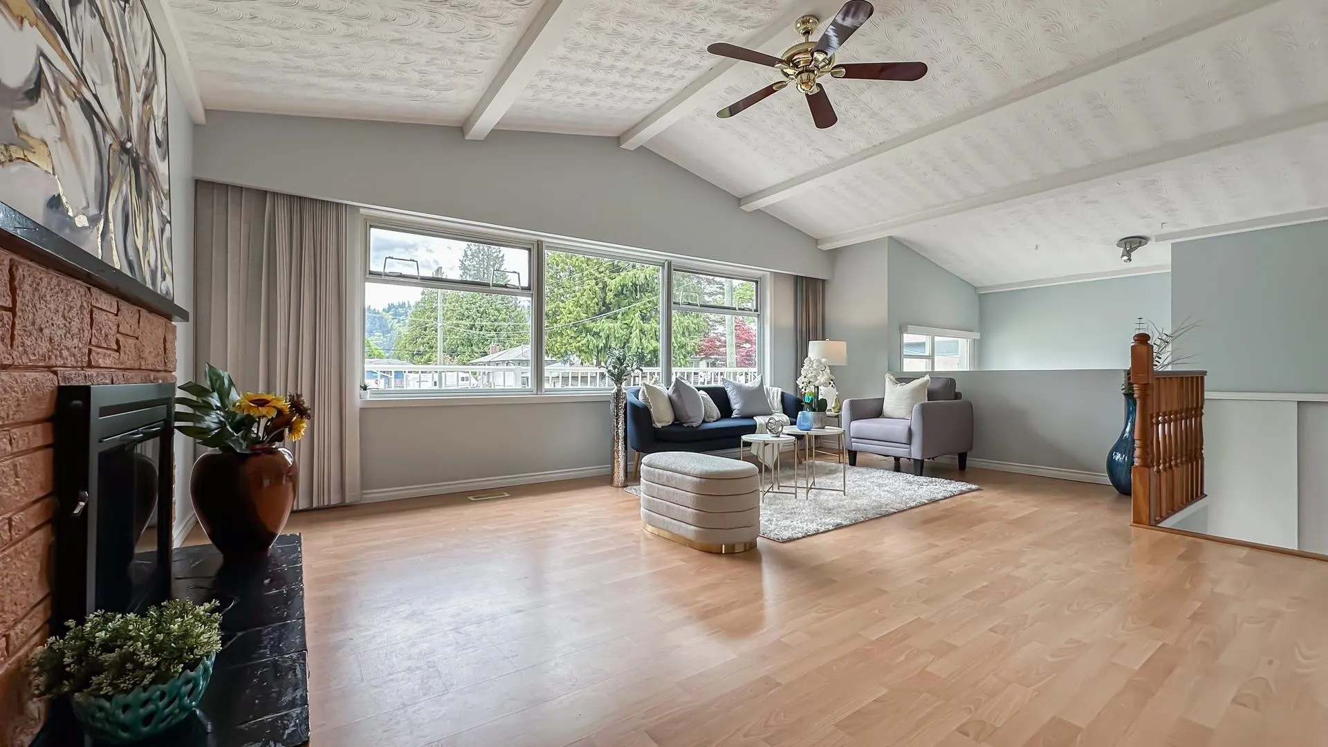 916 Glenacre Court