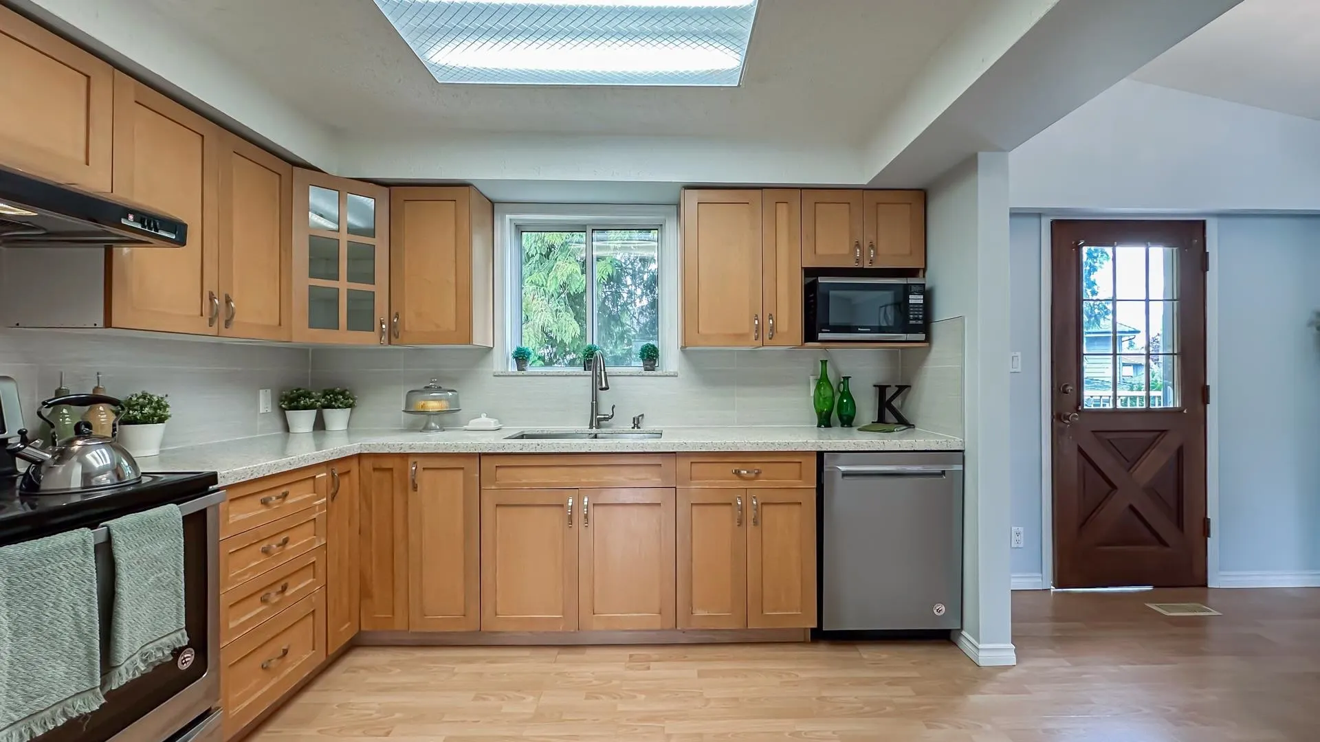916 Glenacre Court