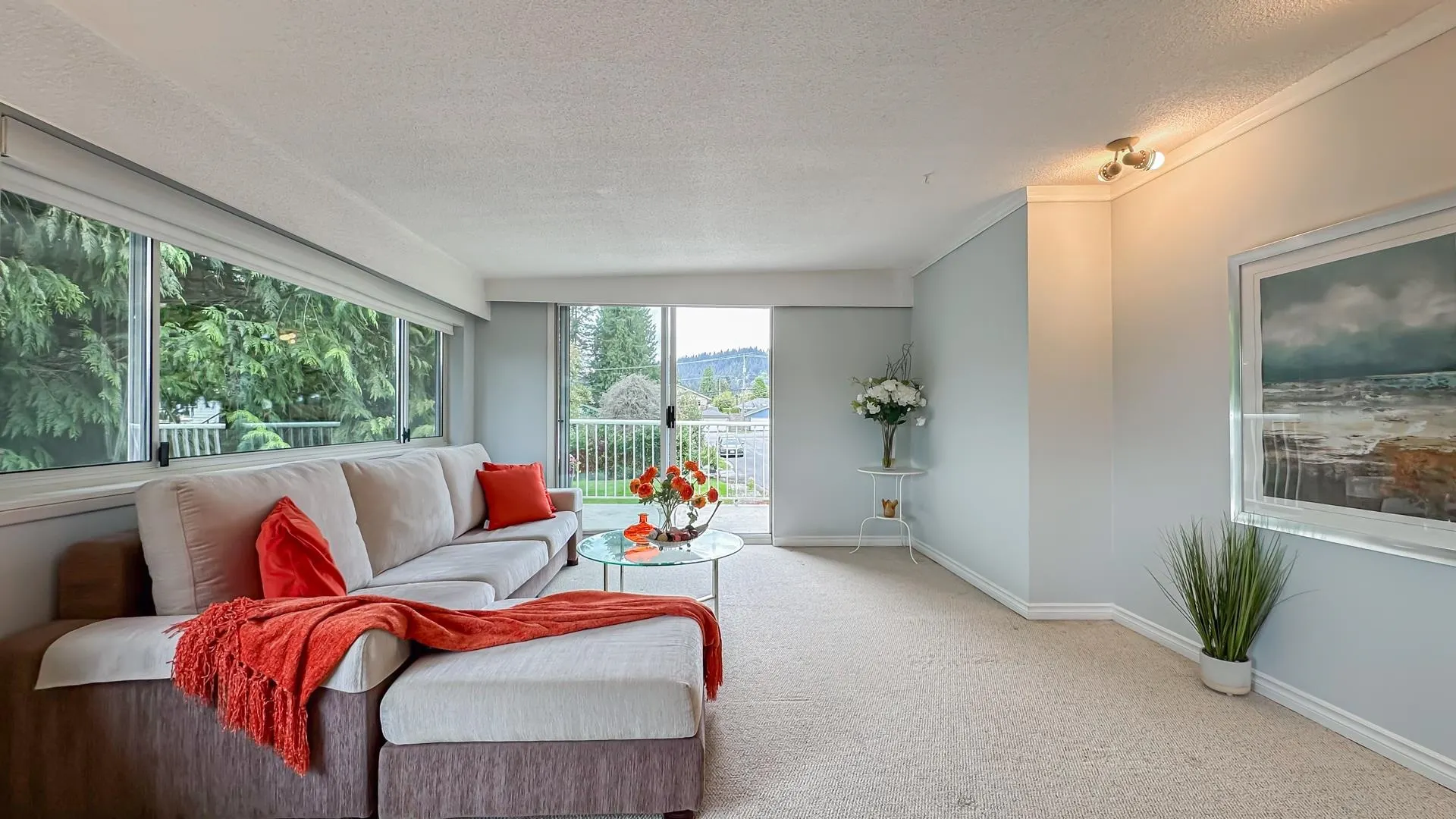916 Glenacre Court