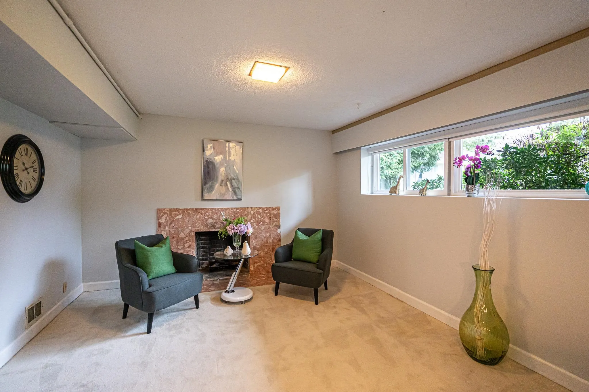 916 Glenacre Court