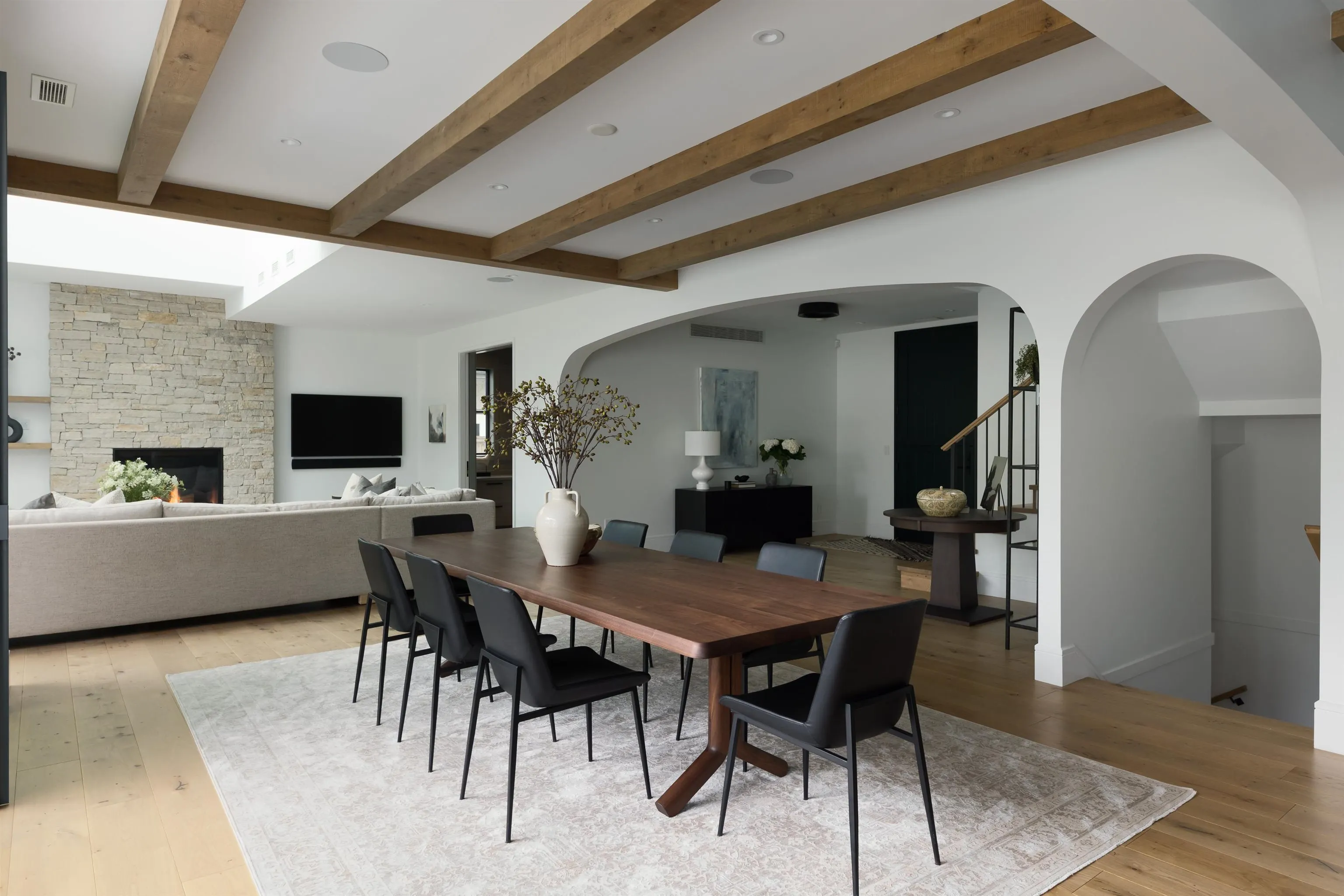 2902 Crescentview Drive