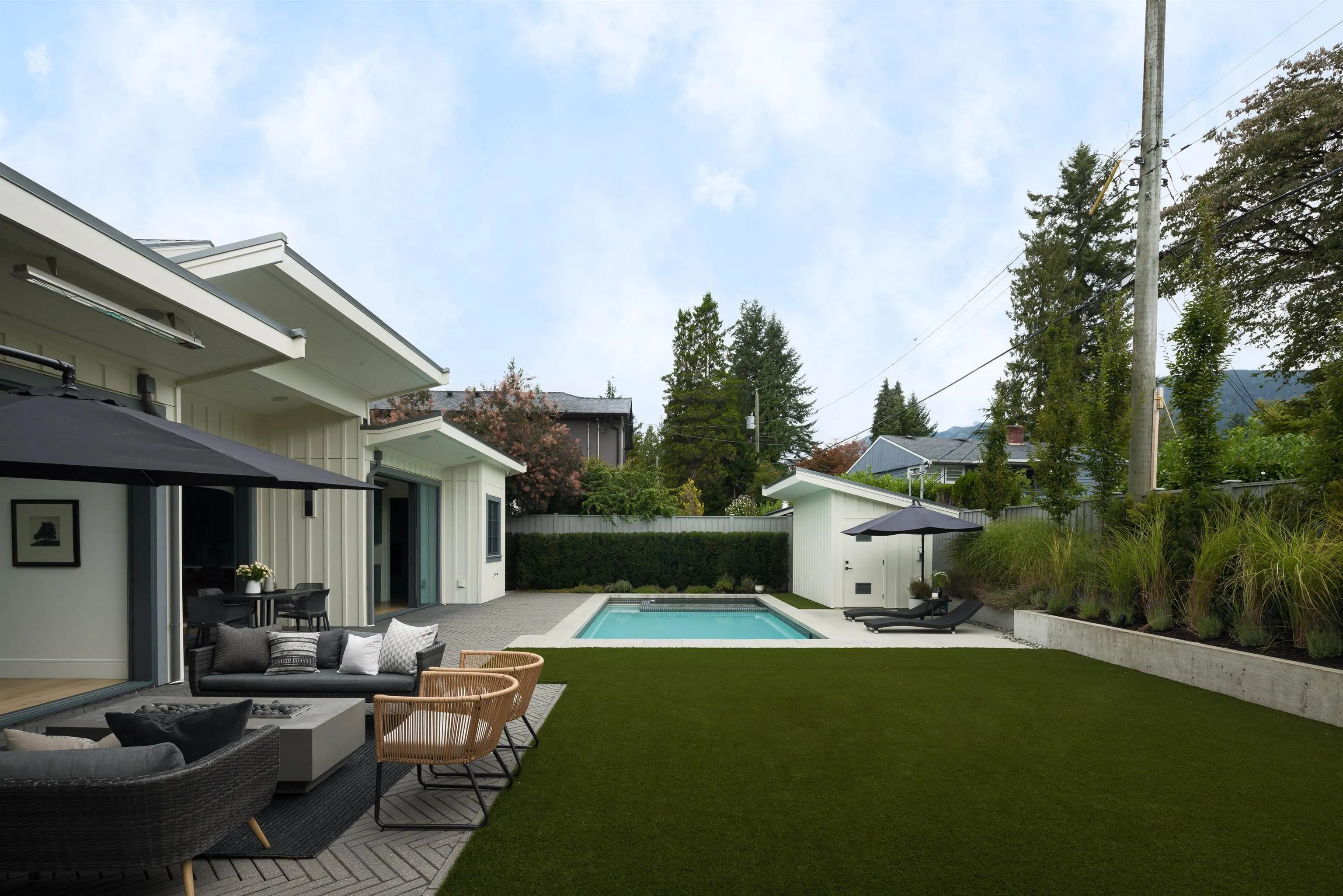 2902 Crescentview Drive
