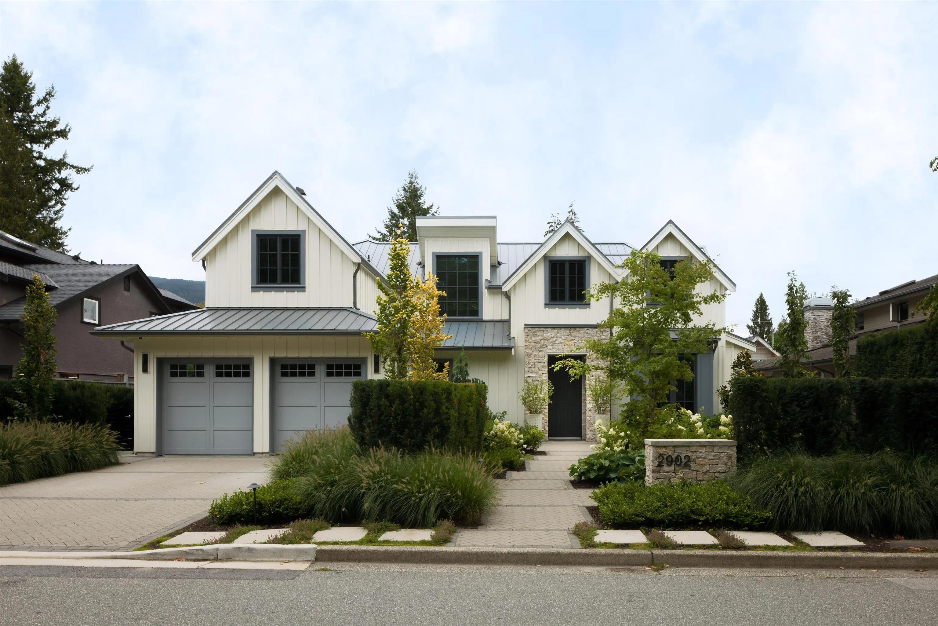 2902 Crescentview Drive