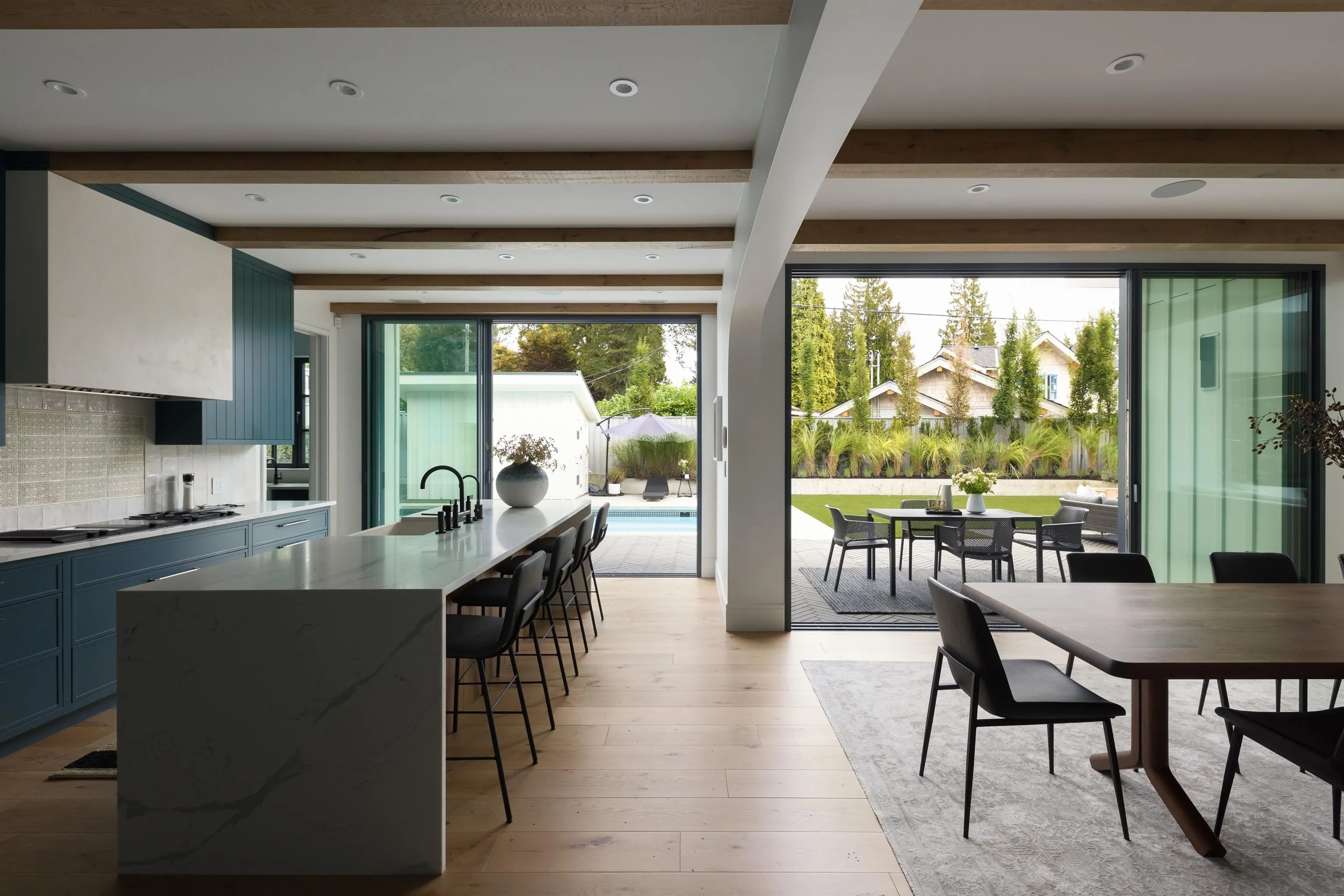 2902 Crescentview Drive