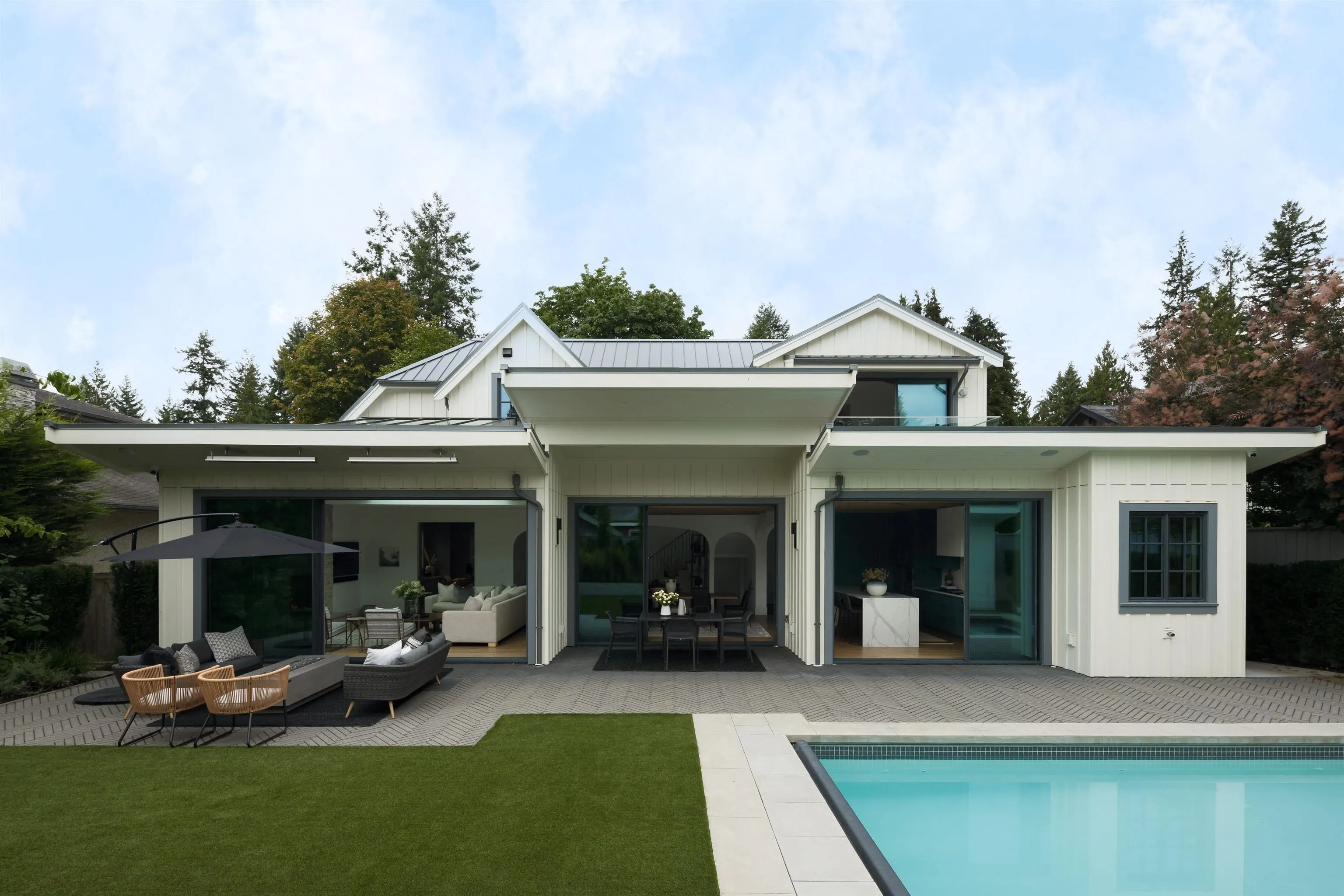 2902 Crescentview Drive
