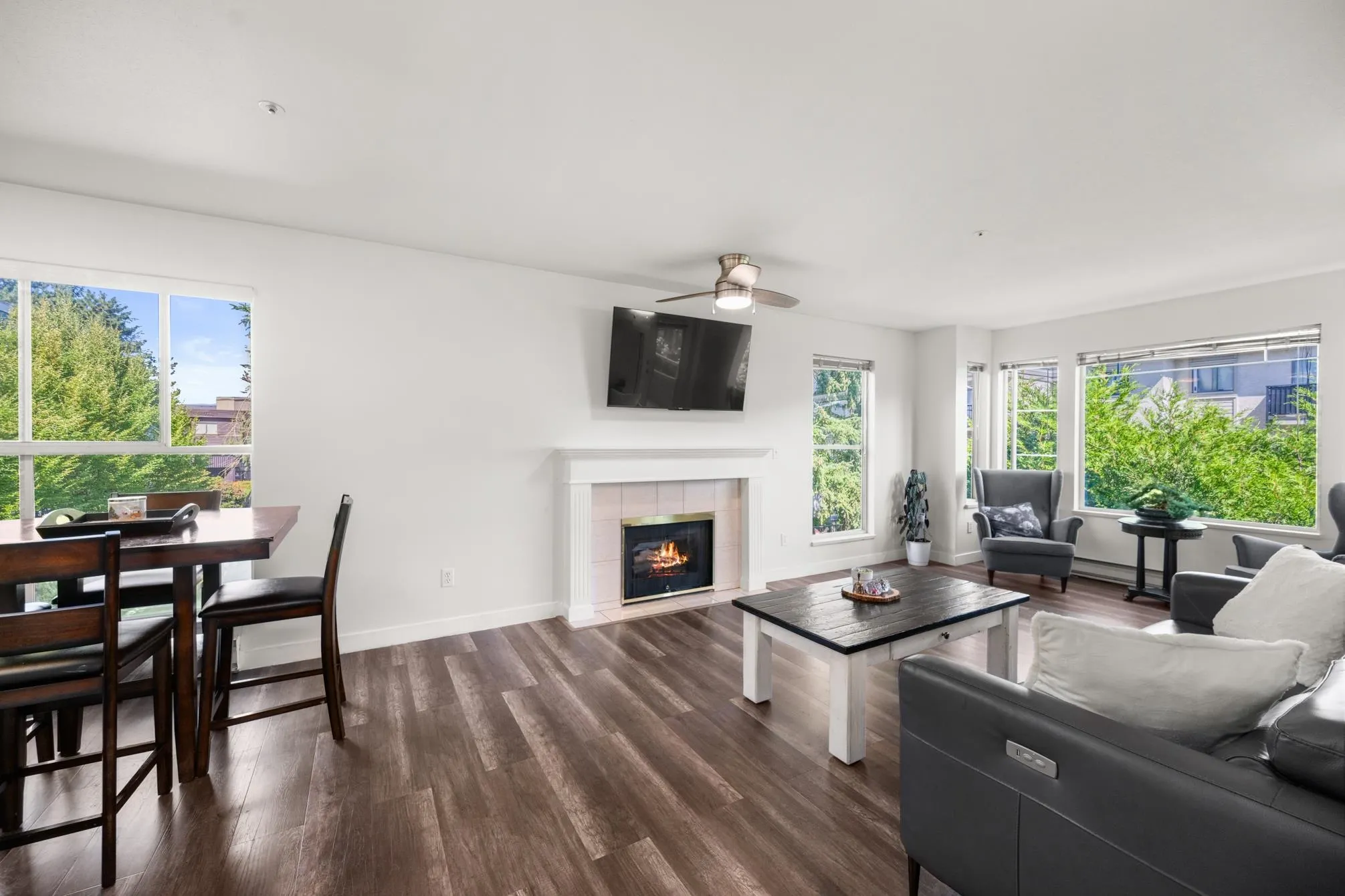 207 20350 54 Avenue