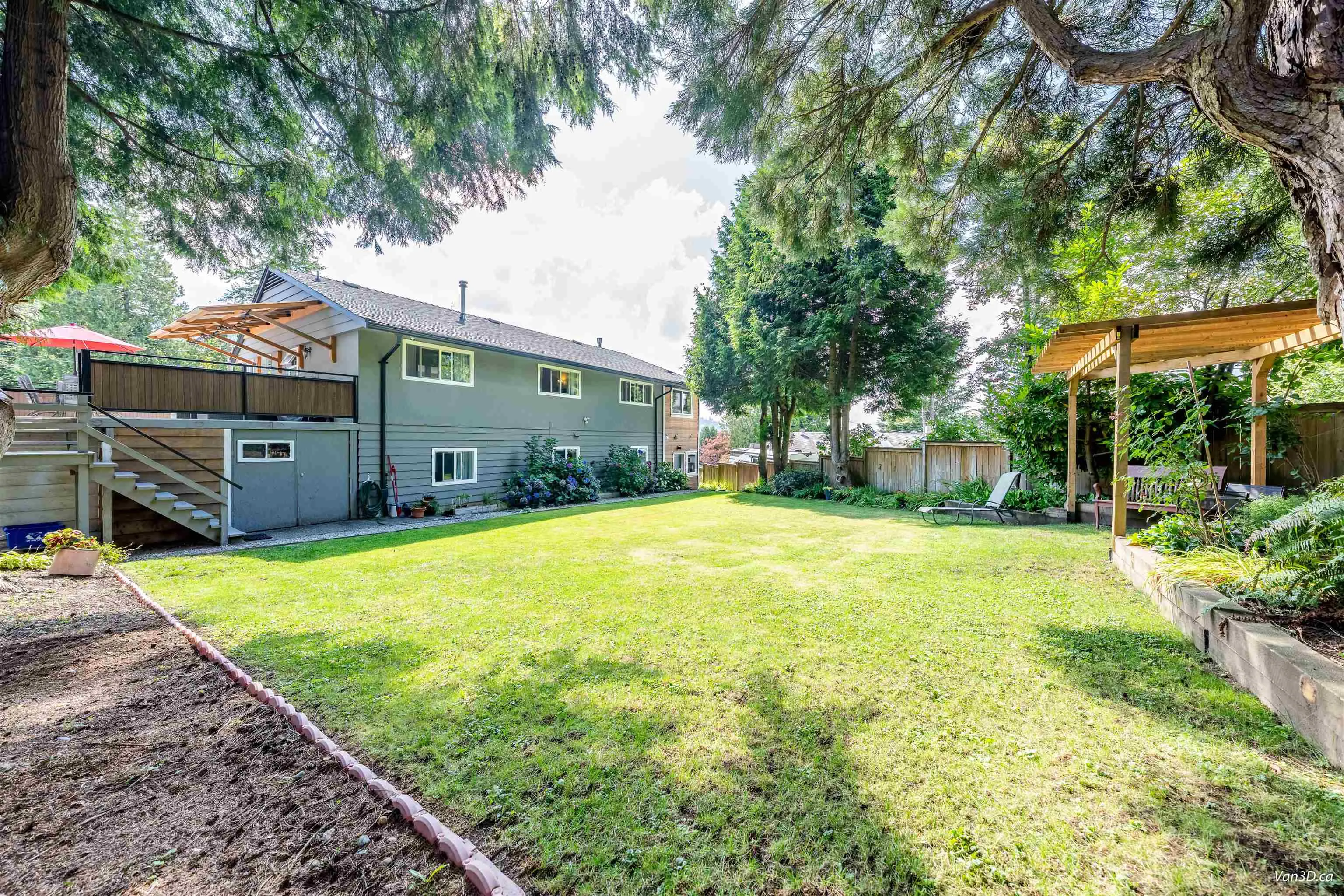 949 Hartford Place