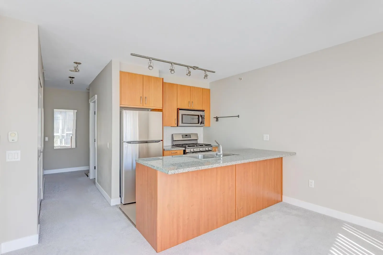 307 9222 University Crescent