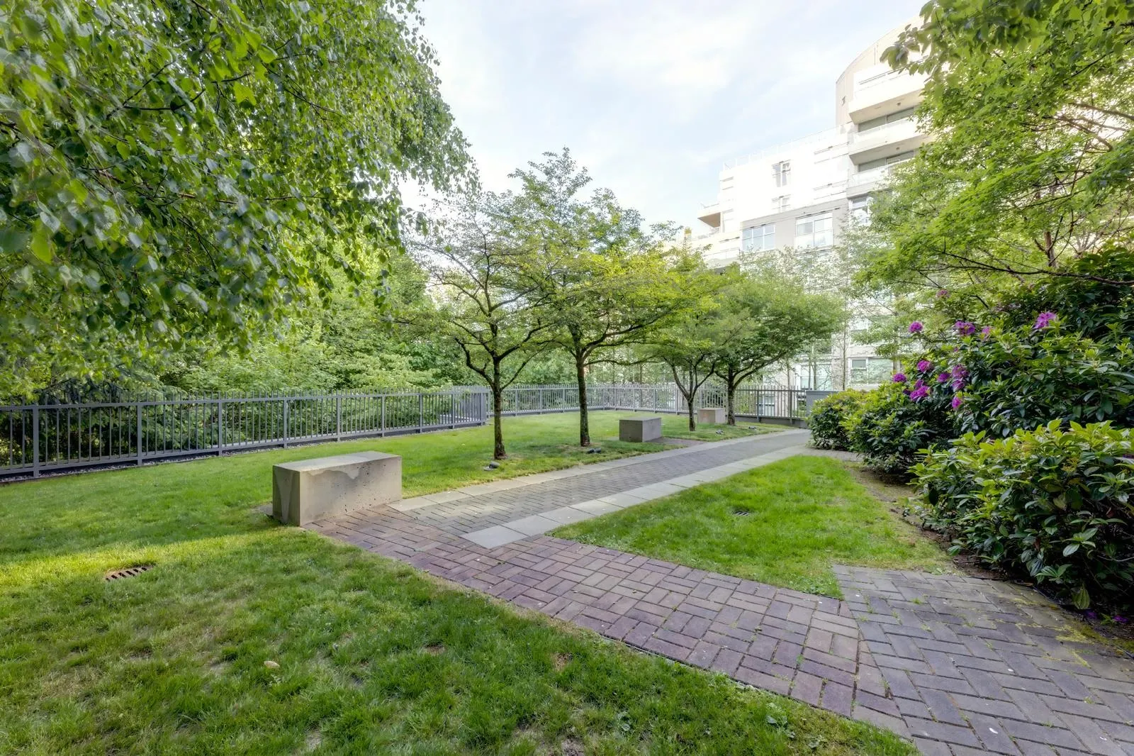 307 9222 University Crescent