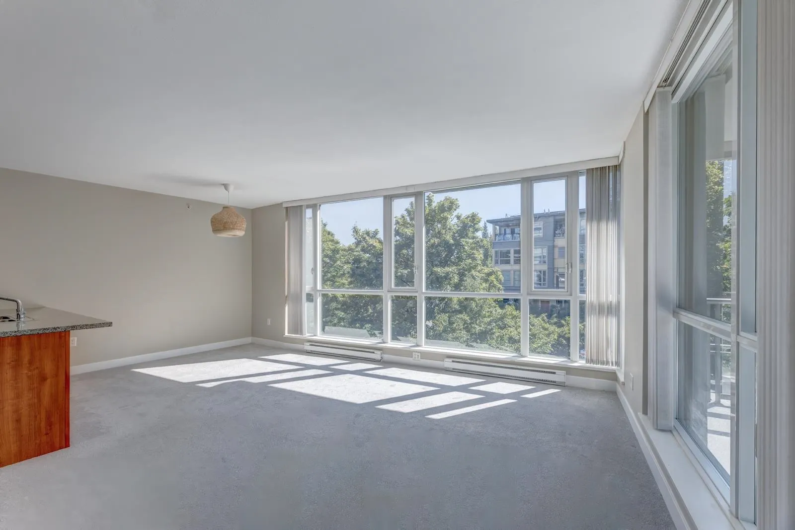 307 9222 University Crescent