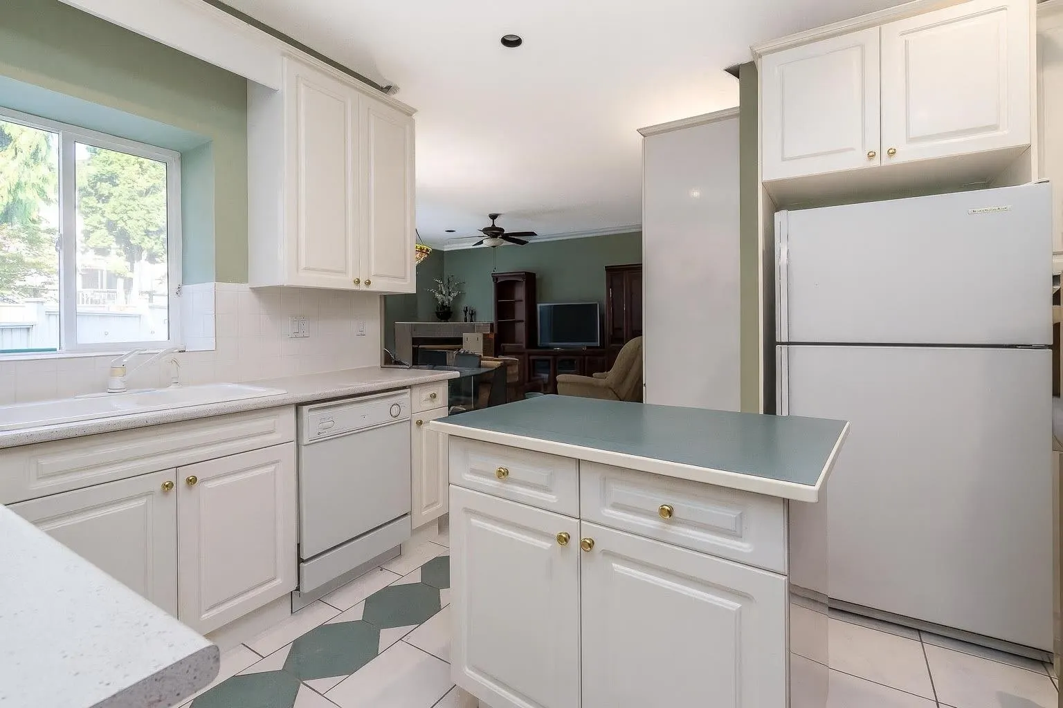 6779 Chateau Court