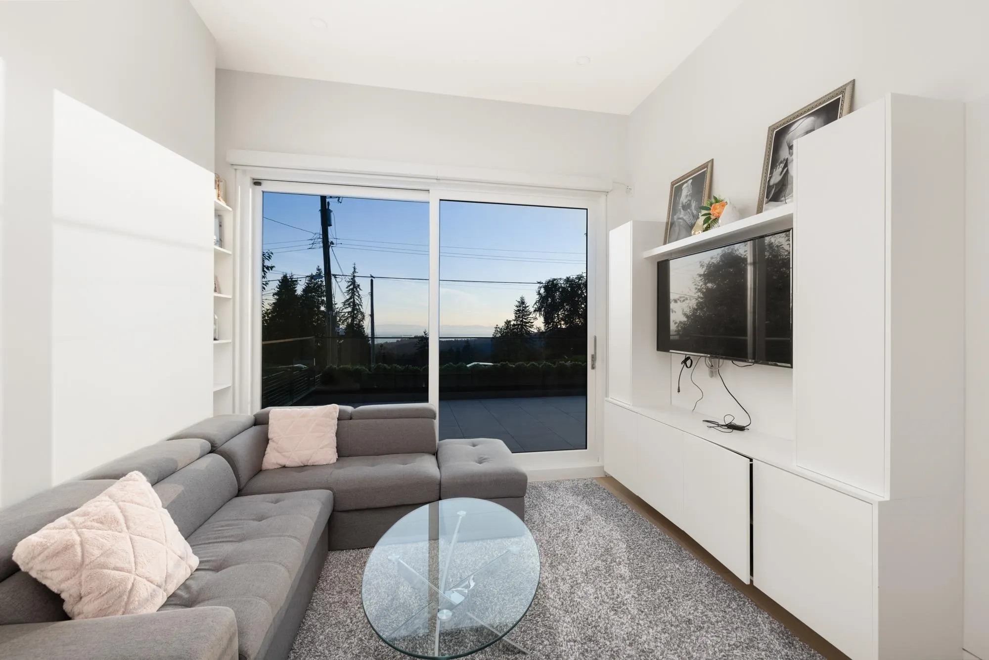 392 Ventura Crescent