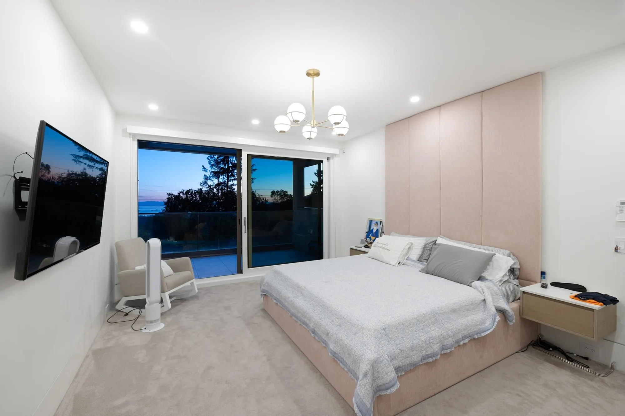392 Ventura Crescent