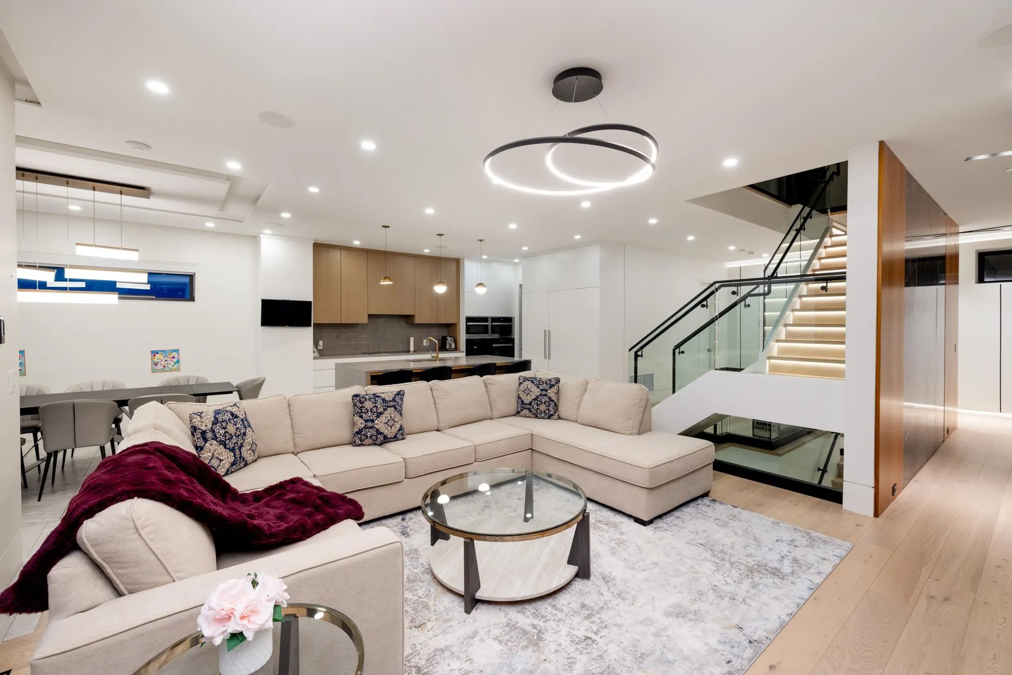 392 Ventura Crescent