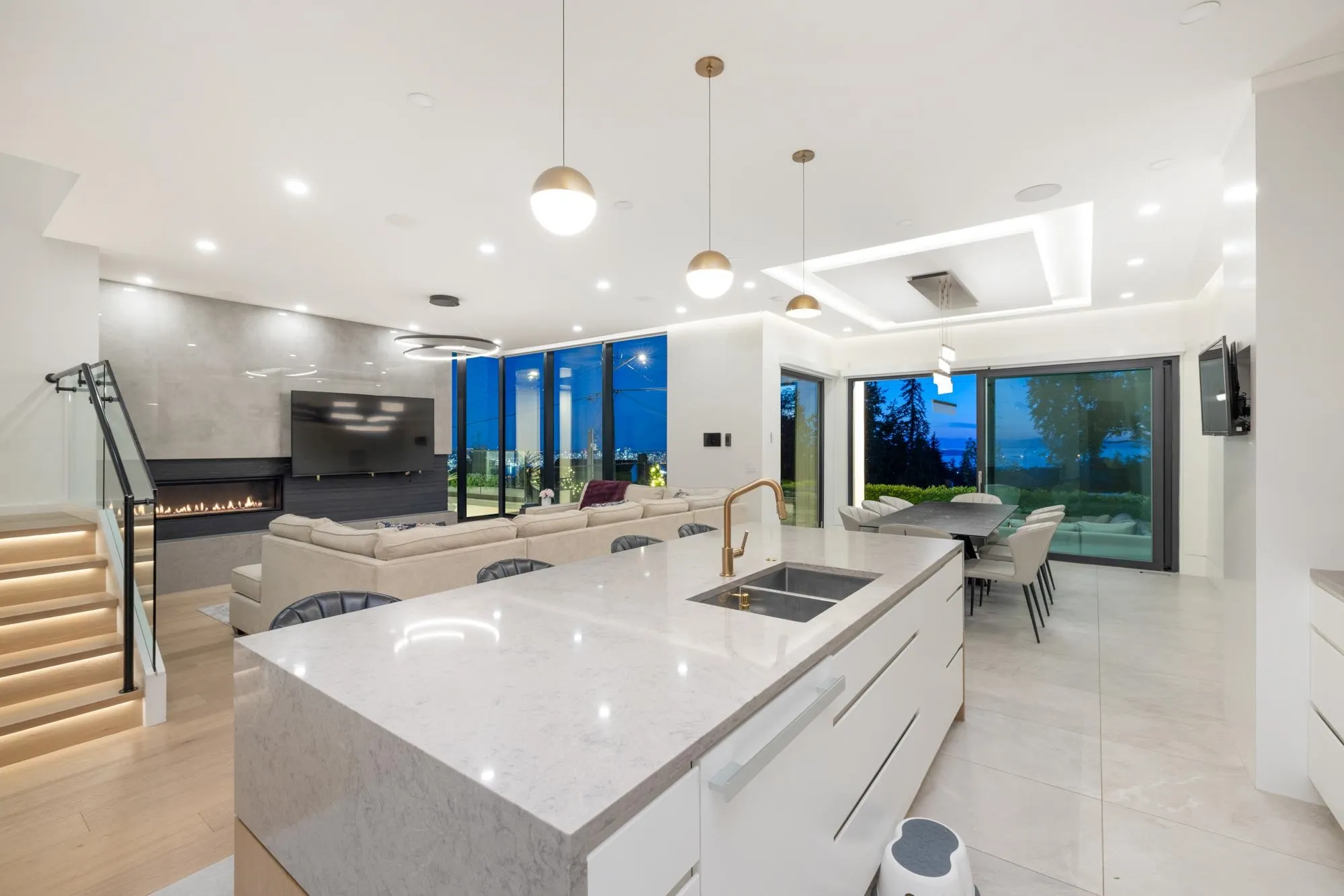 392 Ventura Crescent