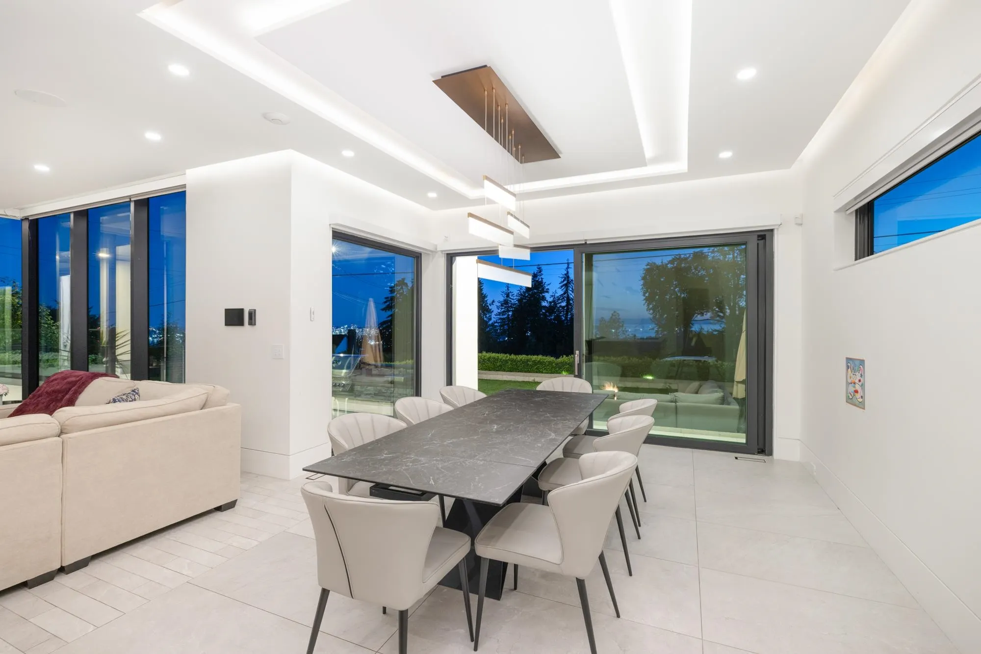 392 Ventura Crescent