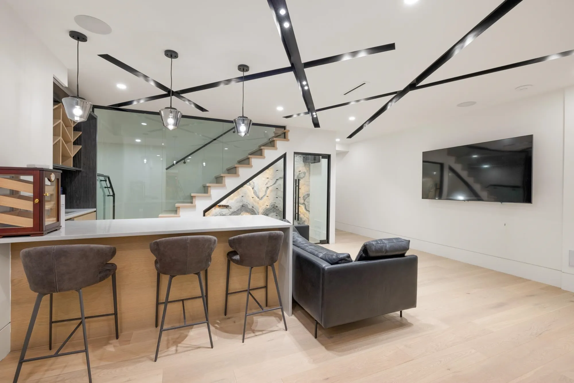 392 Ventura Crescent