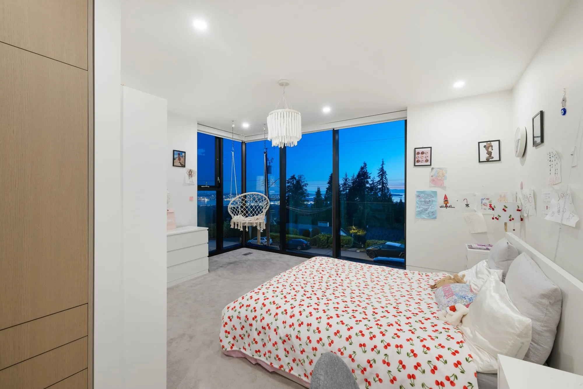 392 Ventura Crescent
